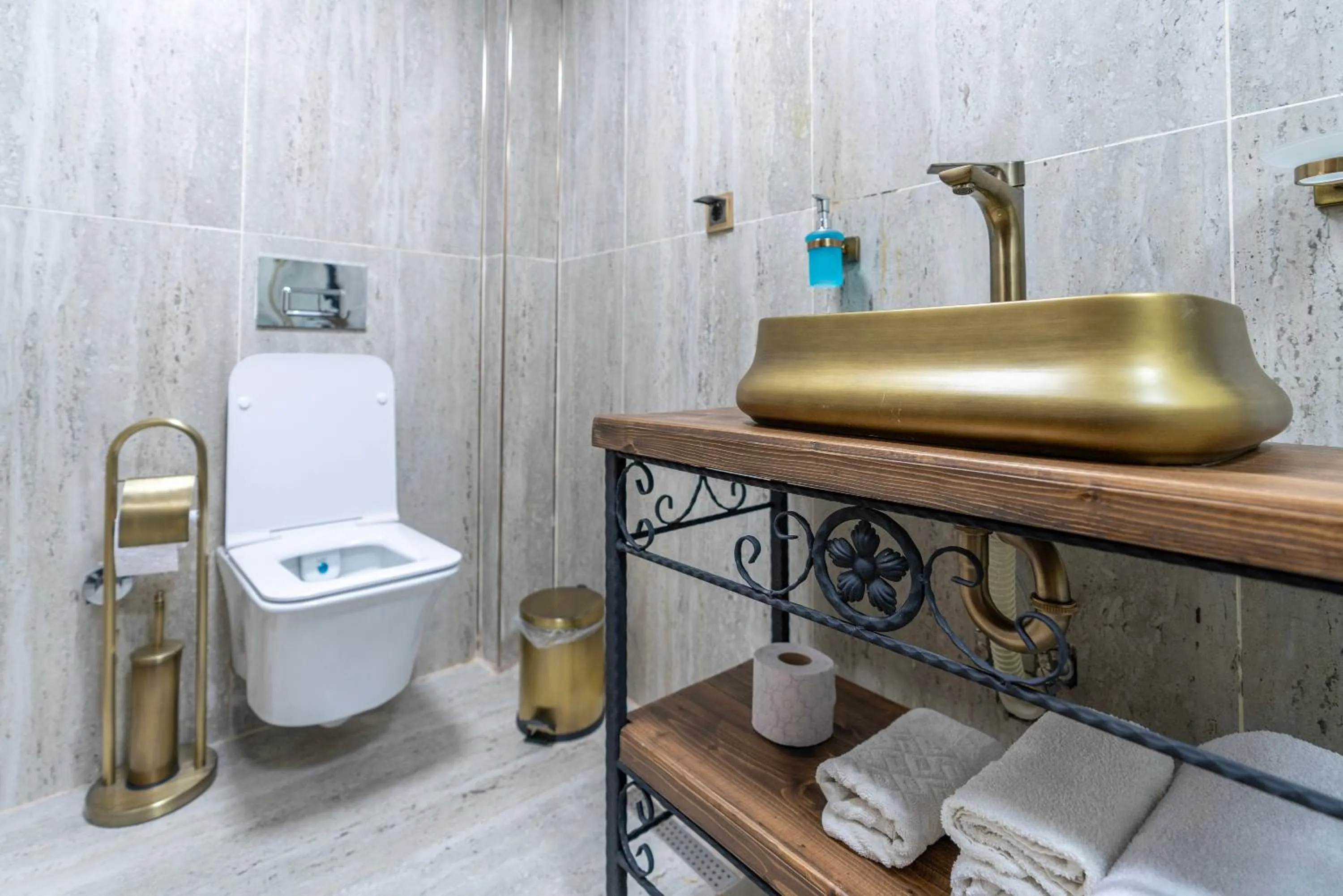 Toilet in ASTARTE HOTEL