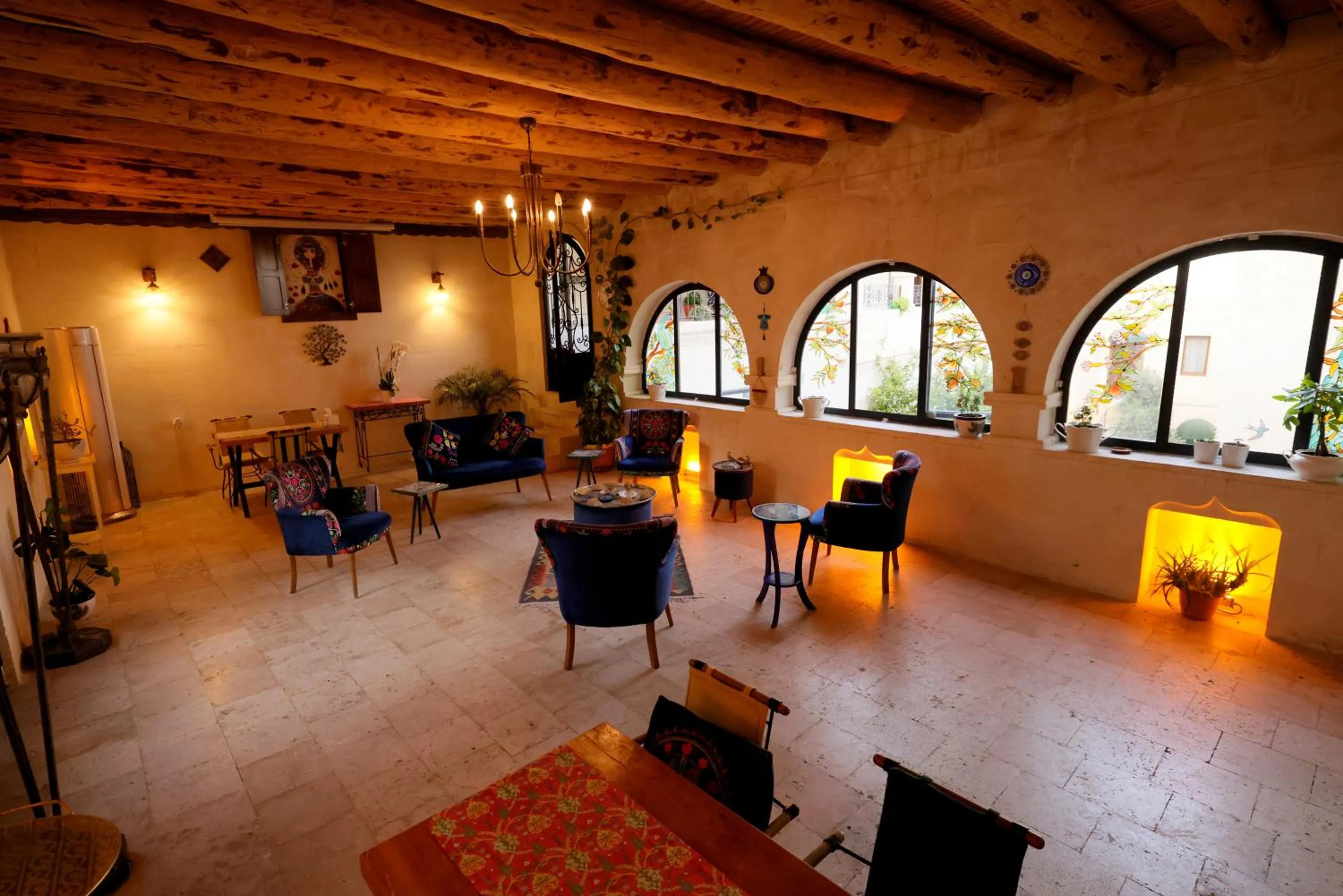 Restaurant/places to eat in ASTARTE HOTEL