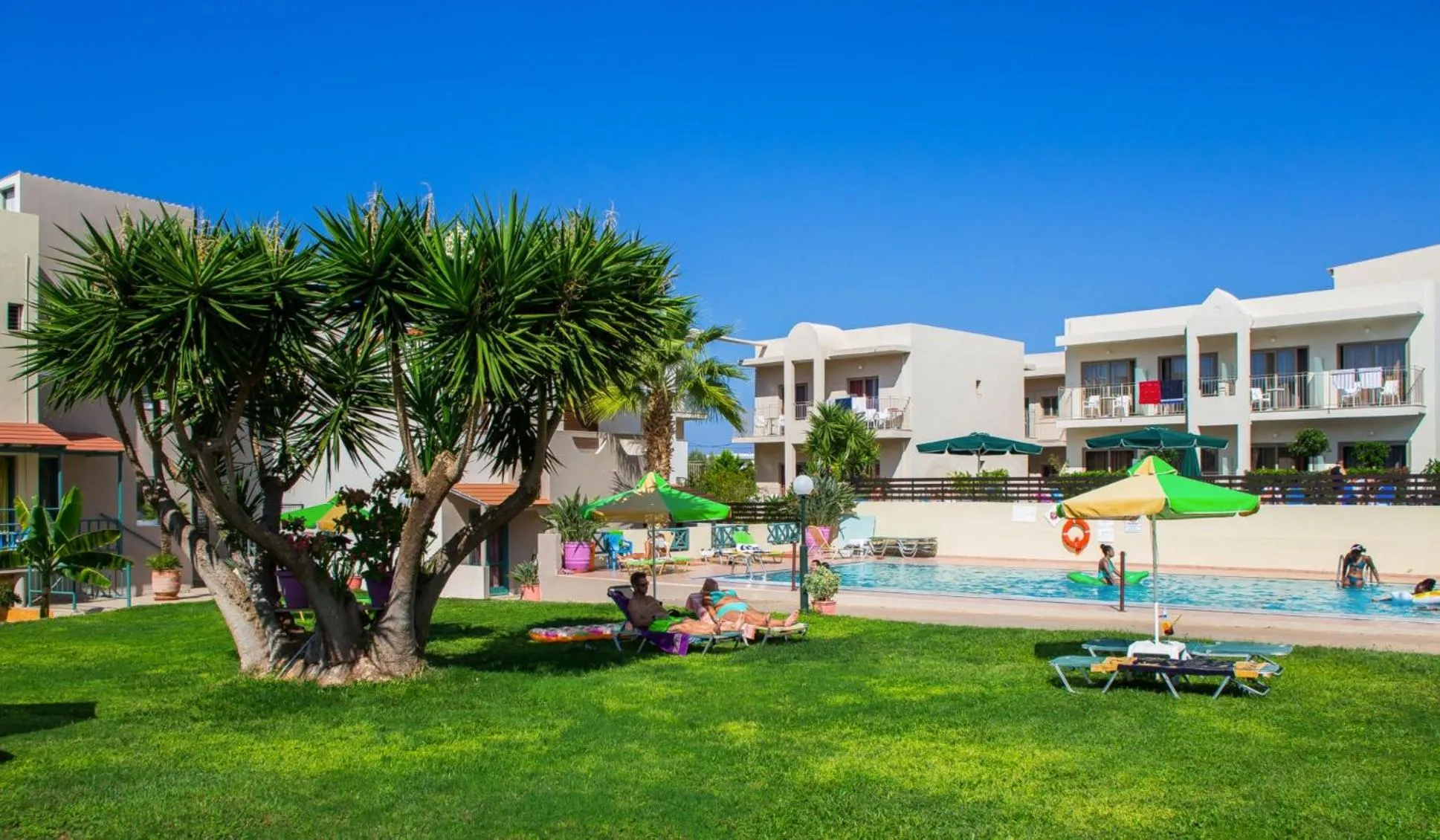 Garden in Theoni Apartments