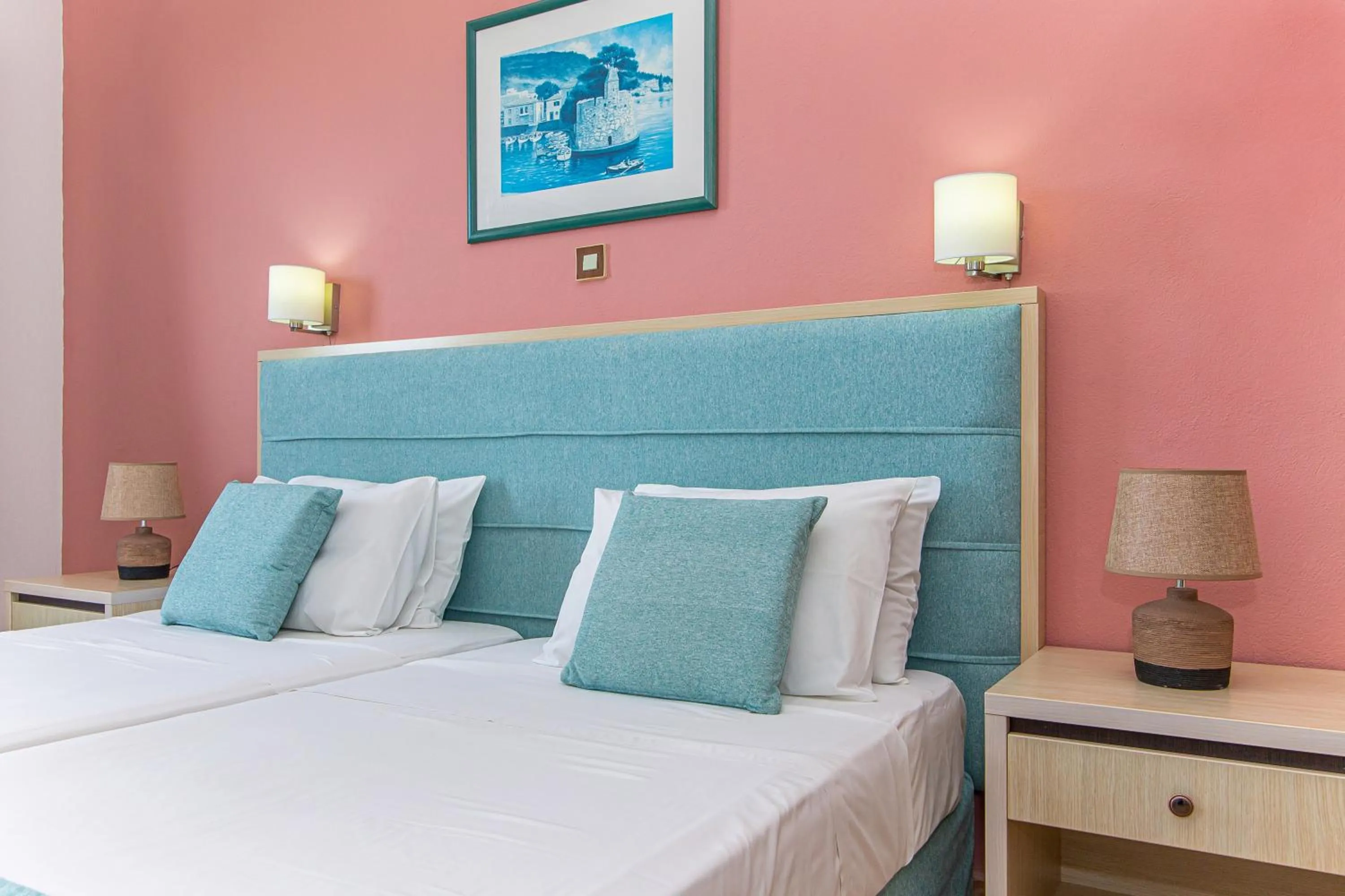 Bed in Theoni Apartments