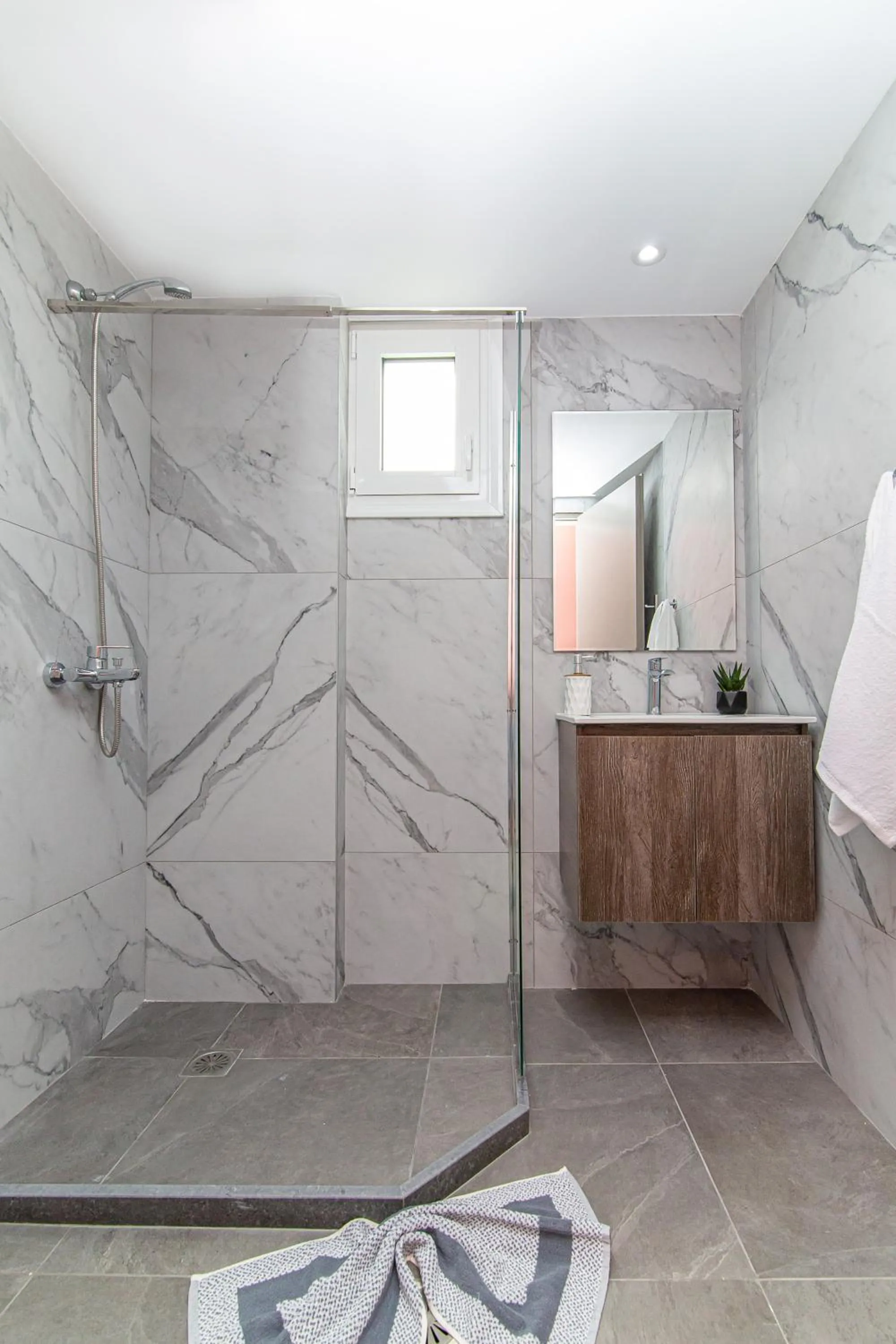 Bathroom in Theoni Apartments