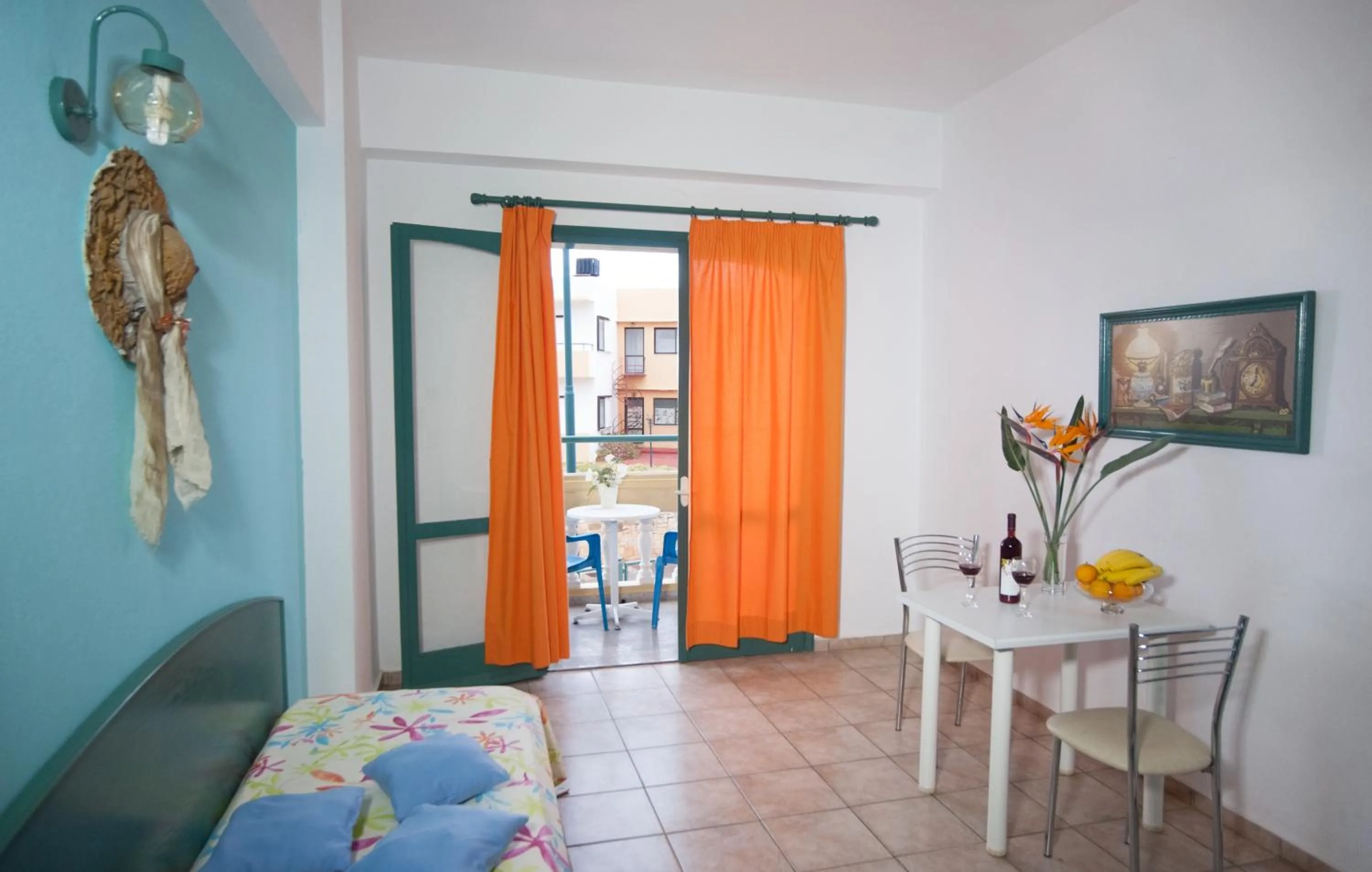 Dining area in Theoni Apartments