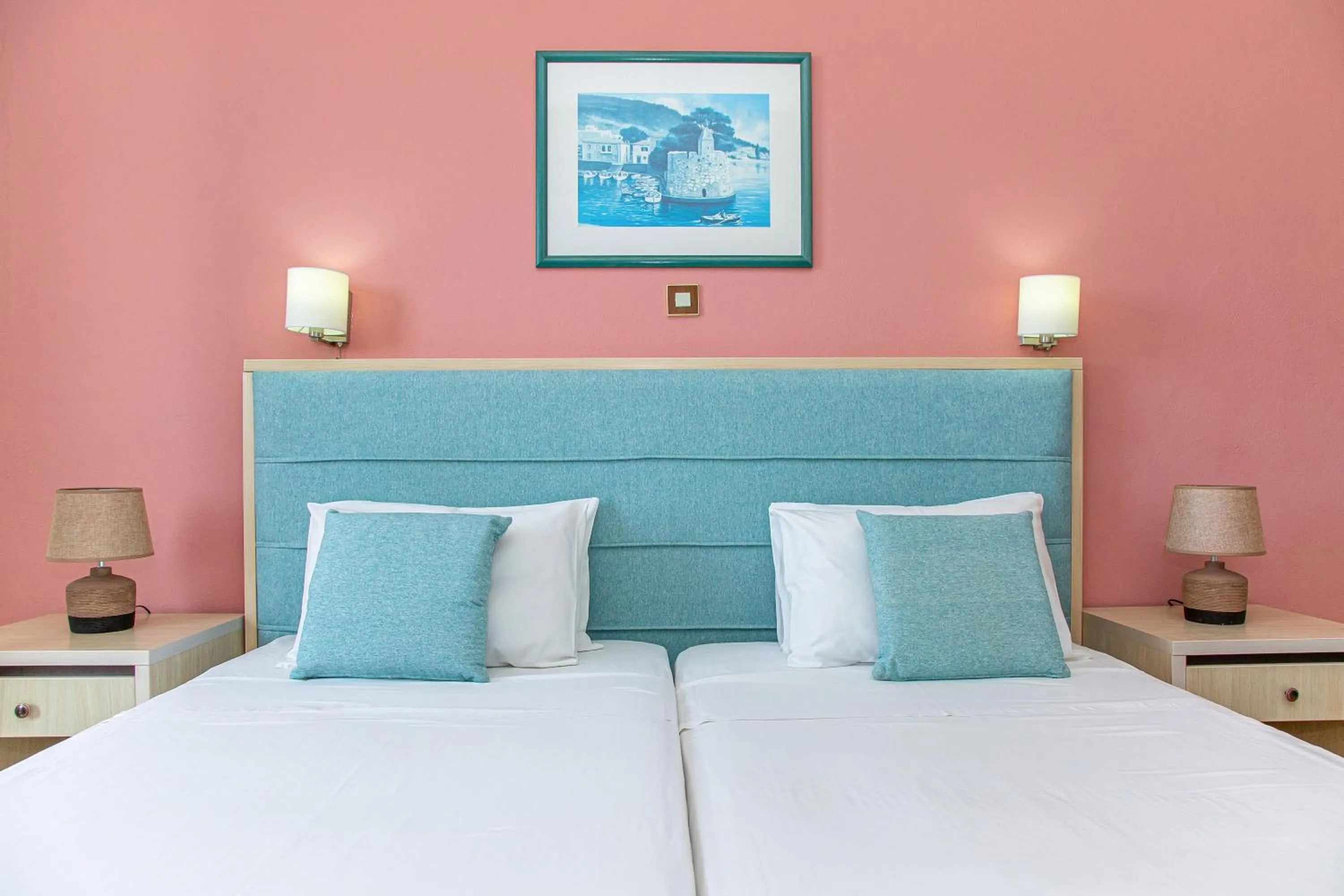 Bed in Theoni Apartments