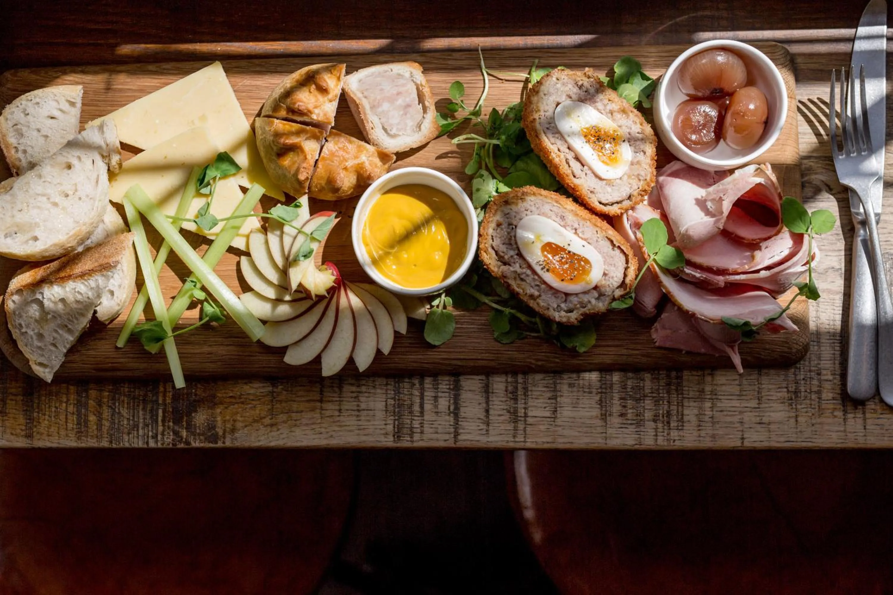 Food and drinks in Orange Tree