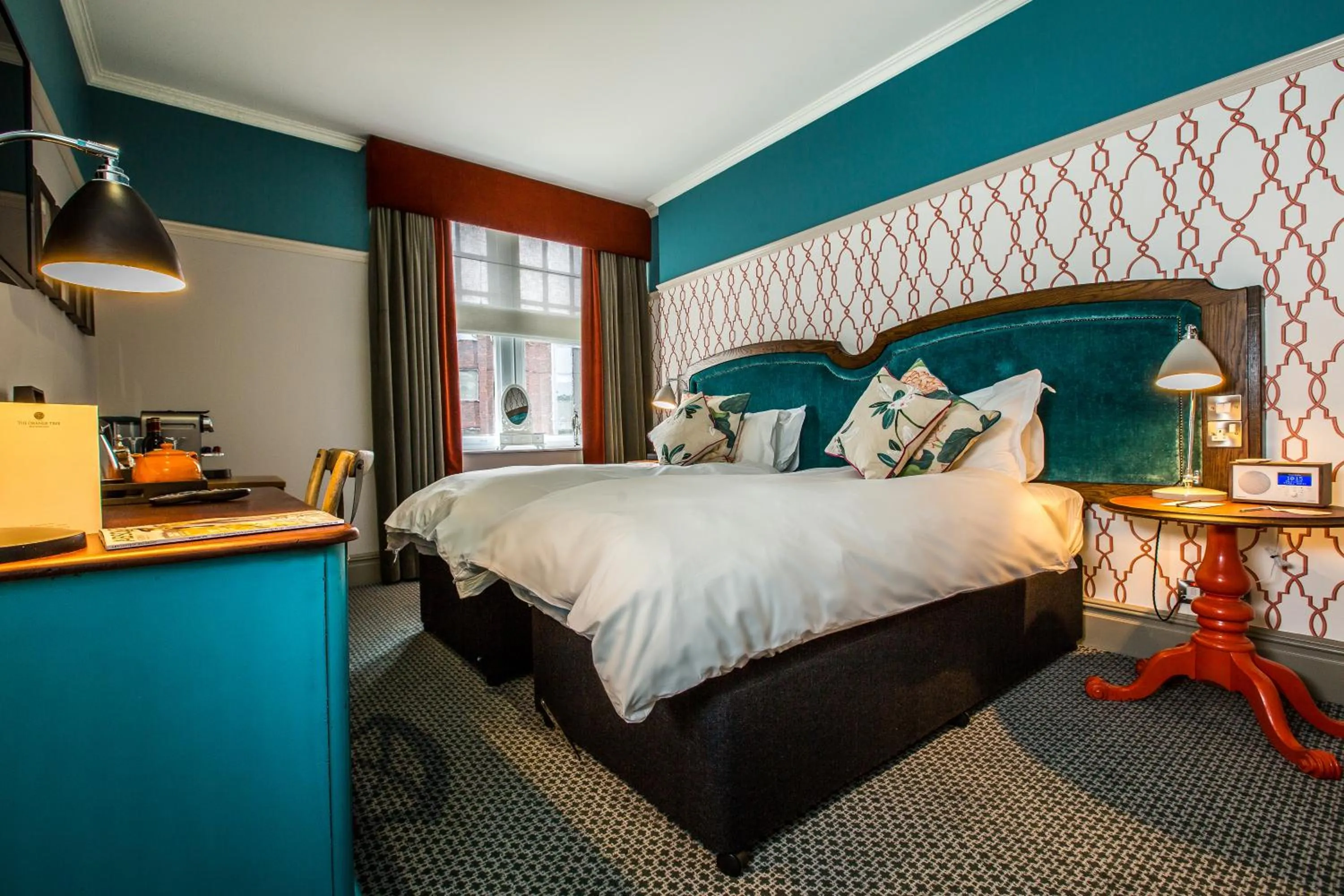 Day, Bed in Orange Tree