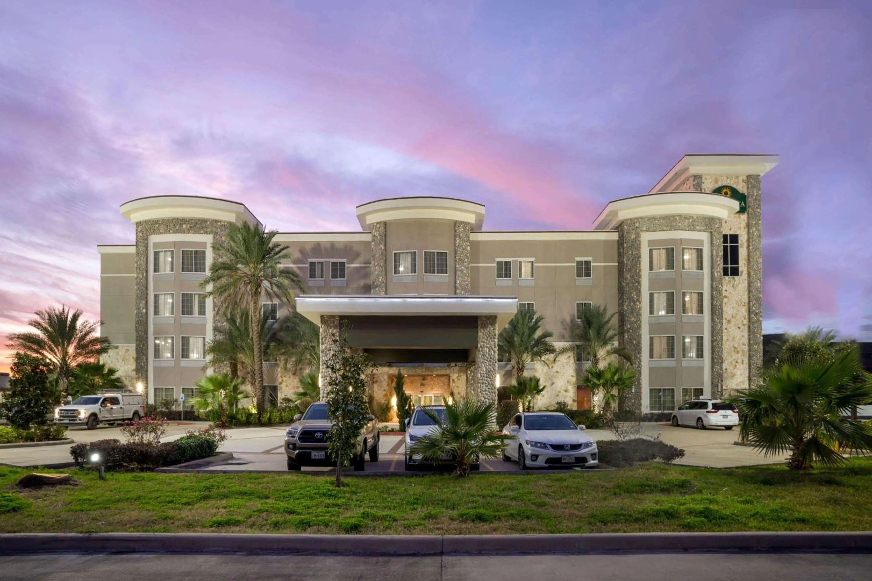 Property building in La Quinta by Wyndham Houston Willowbrook