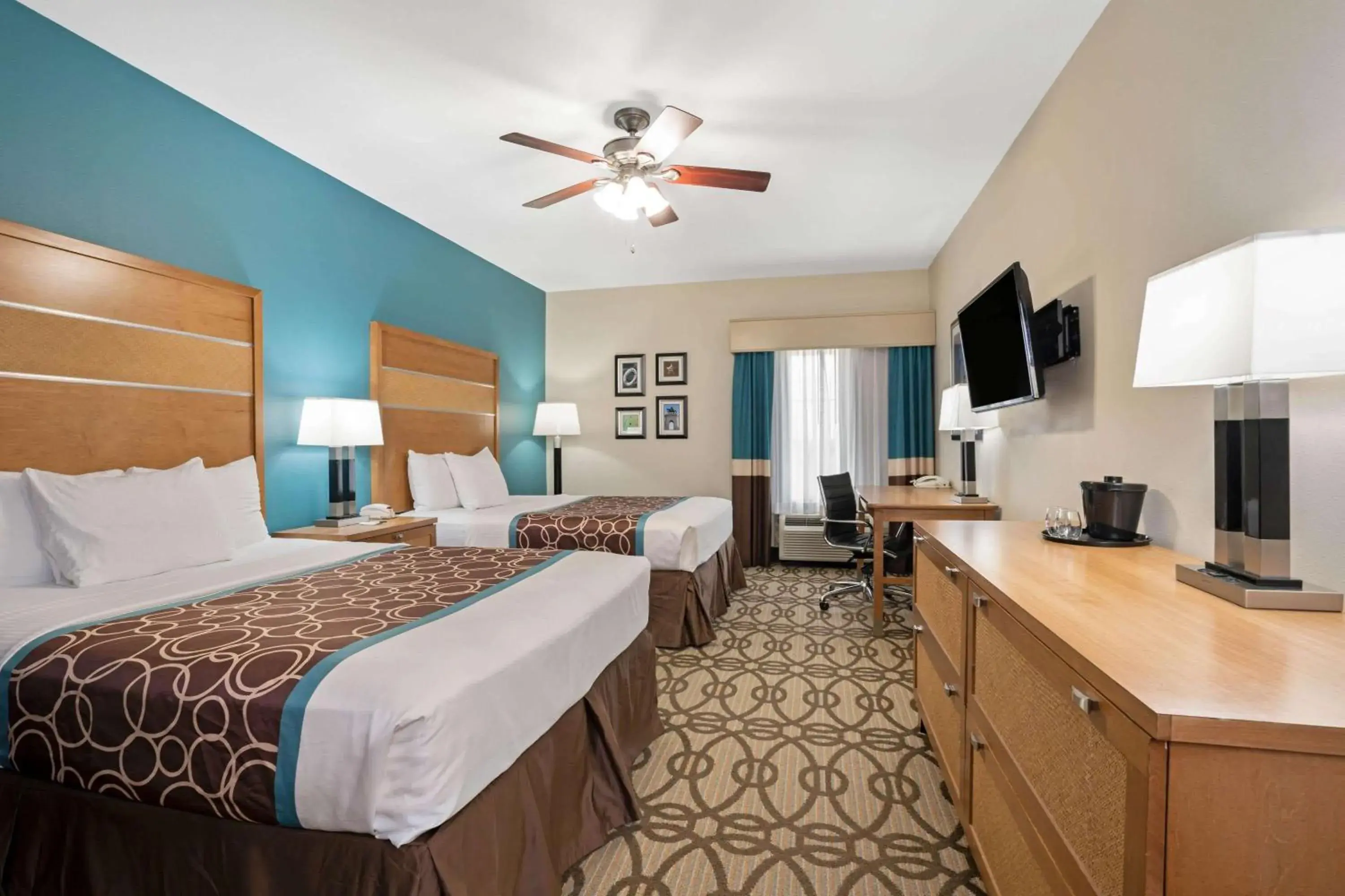 Deluxe Queen Room with Two Queen Beds in La Quinta by Wyndham Houston Willowbrook Deluxe Queen Room with Two Queen Beds in La Quinta by Wyndham Houston Willowbrook