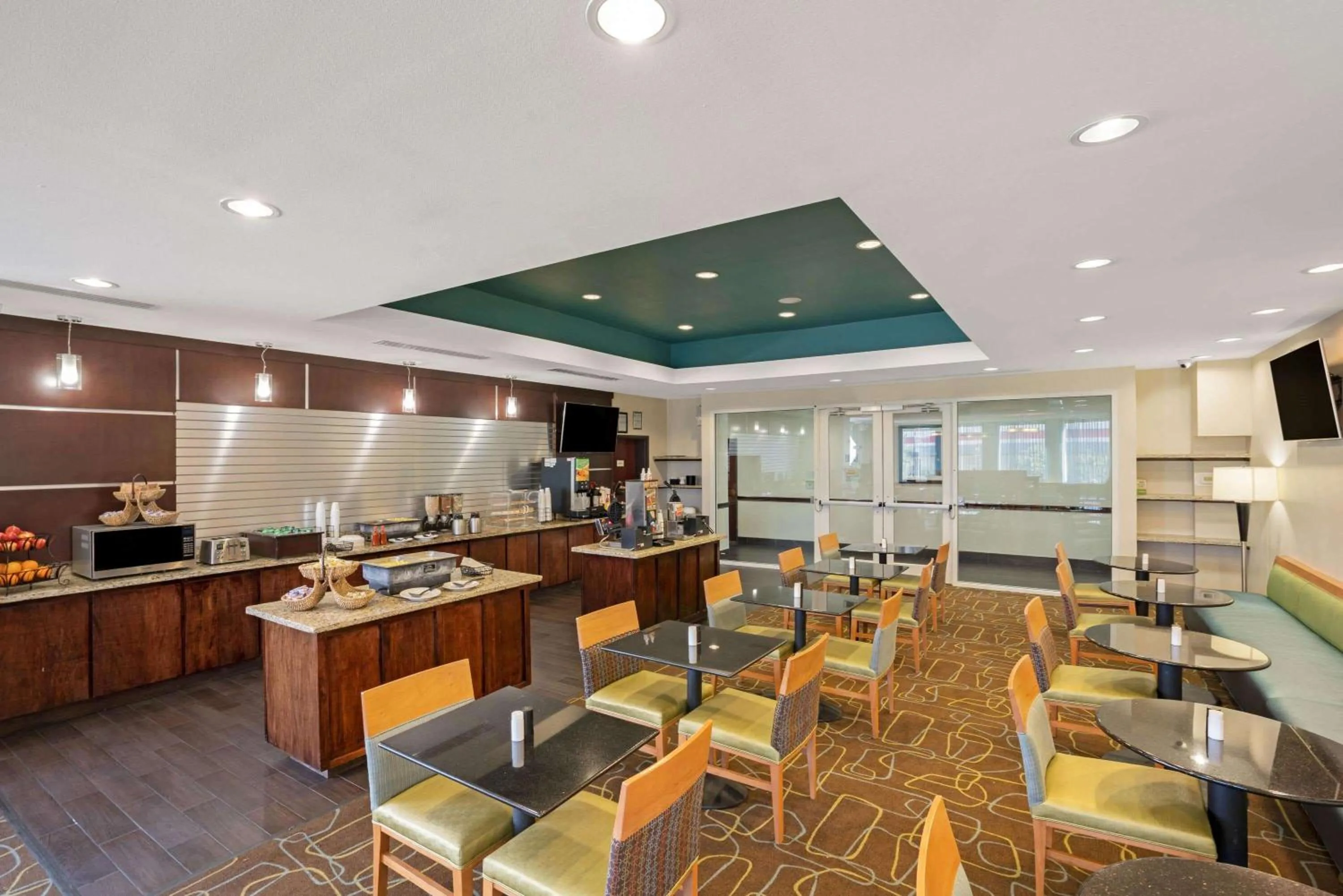 Restaurant/places to eat in La Quinta by Wyndham Houston Willowbrook