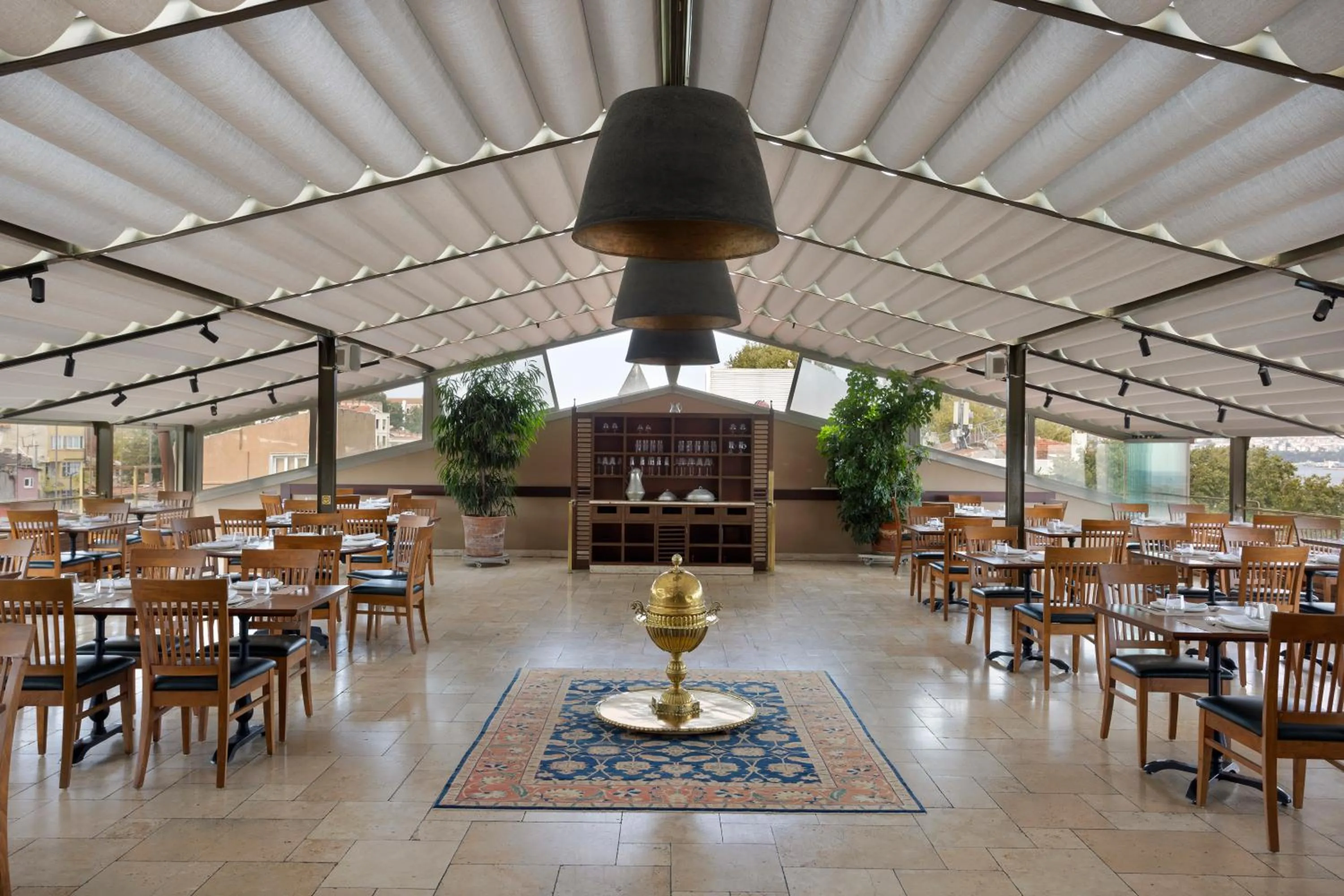 Restaurant/places to eat in Armada Istanbul Old City Hotel