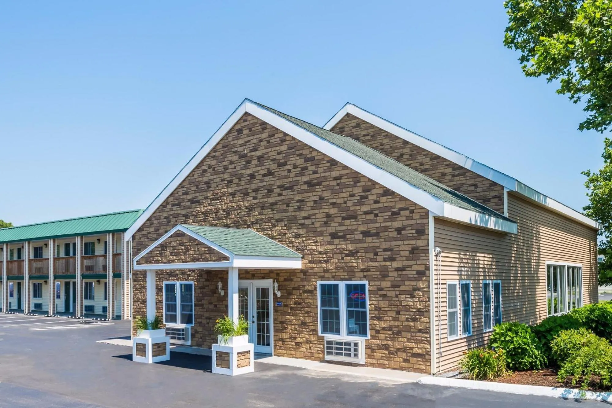 Property building in Sunbird Cape Cod Resort
