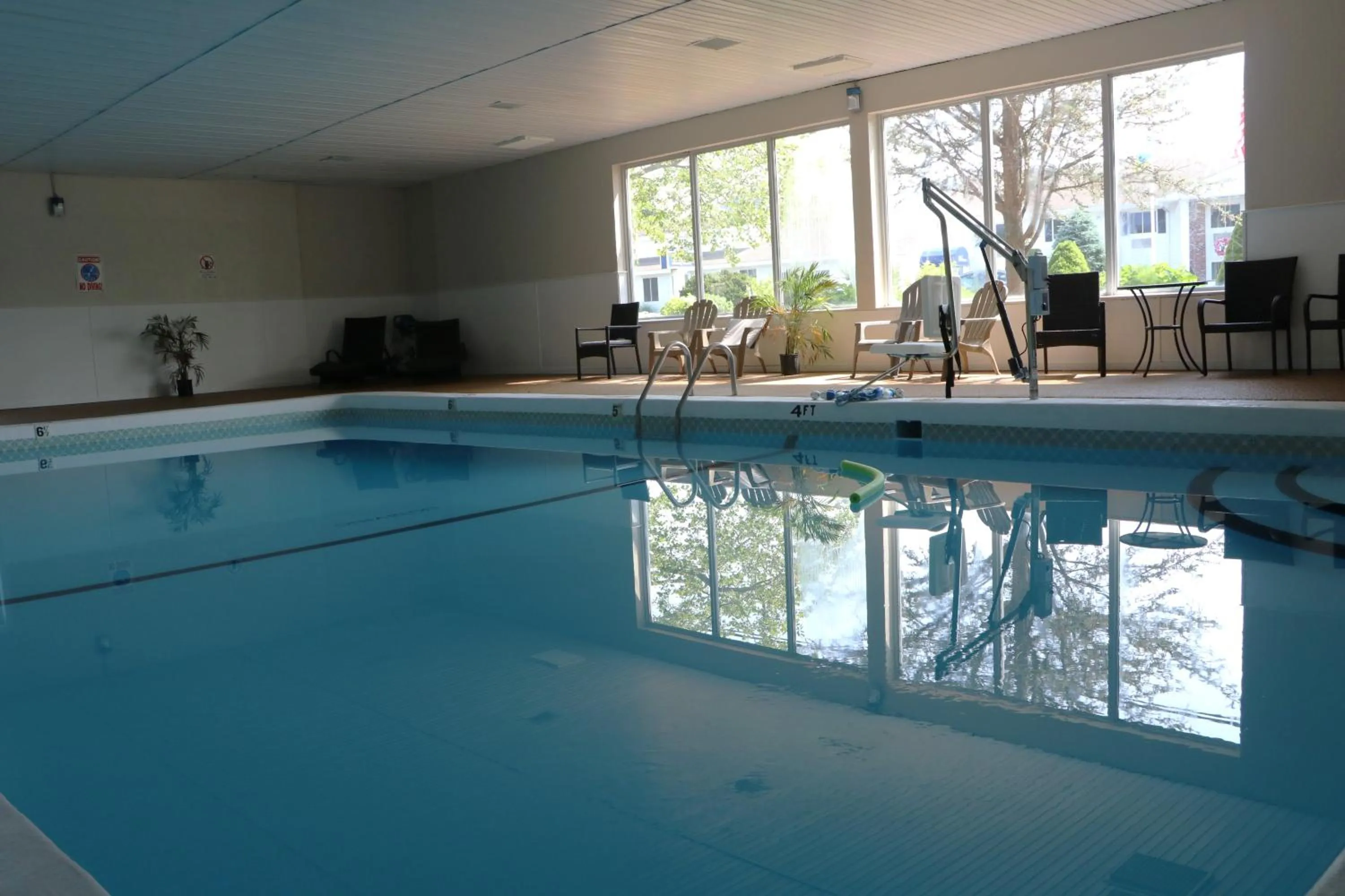 Swimming pool in Sunbird Cape Cod Resort