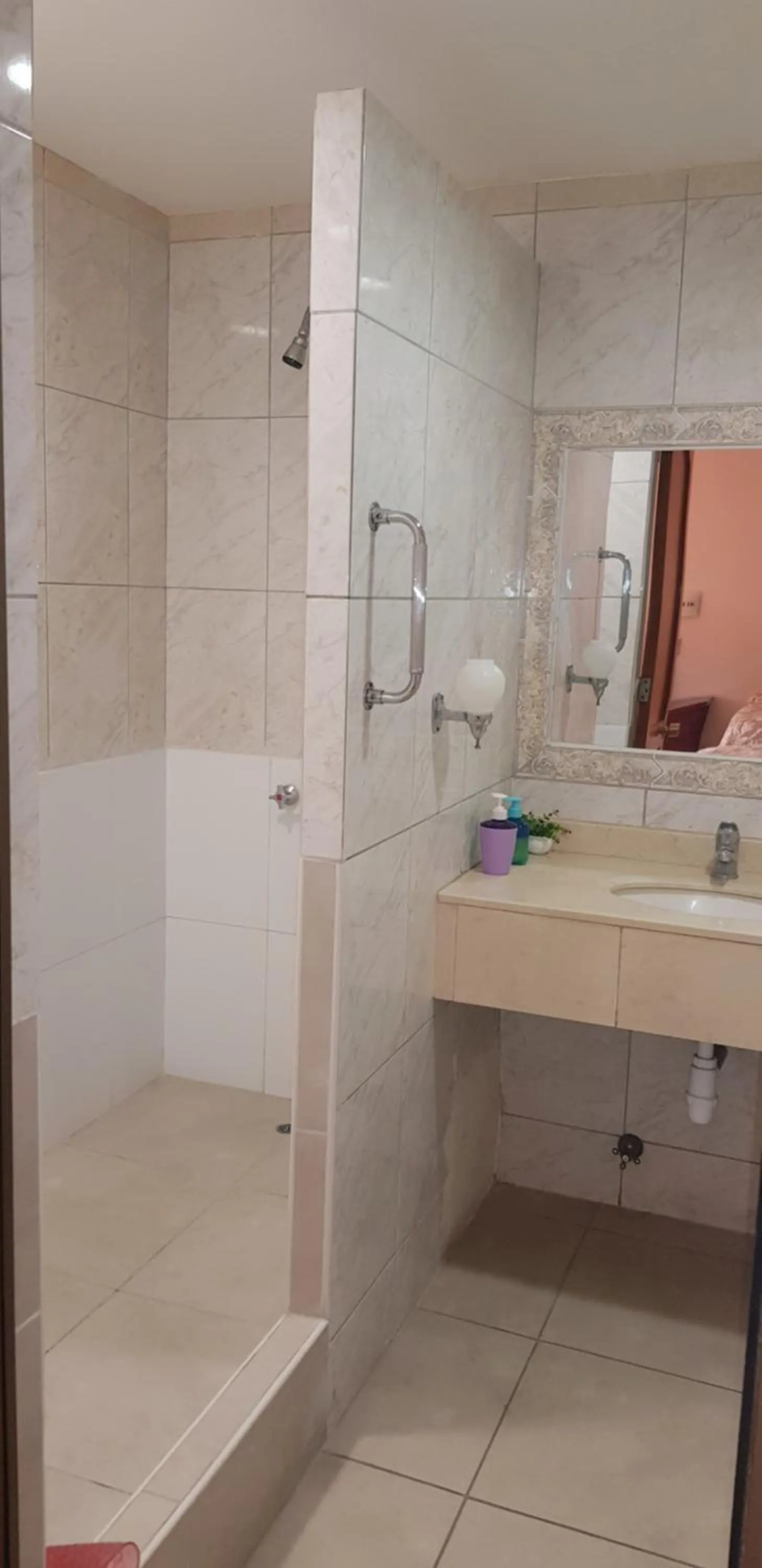 Bathroom in Hotel Costa Pacifico