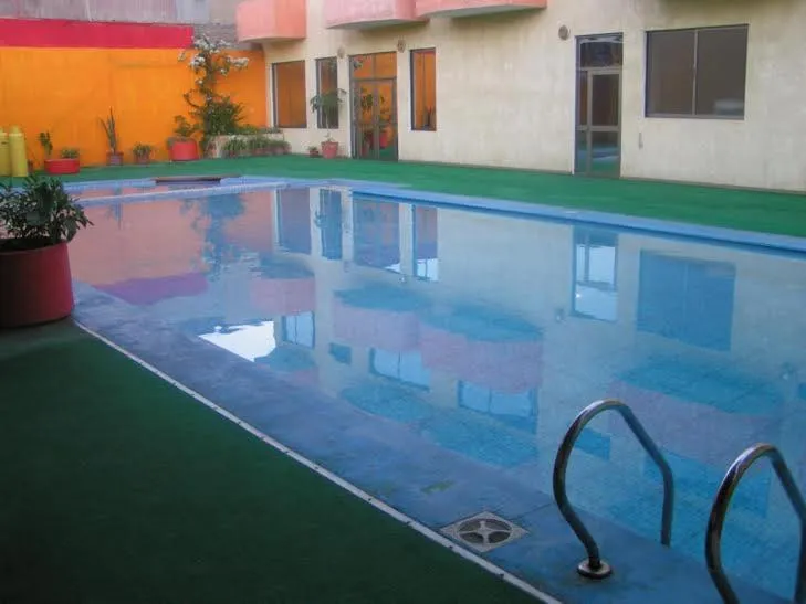 Swimming pool in Hotel Costa Pacifico