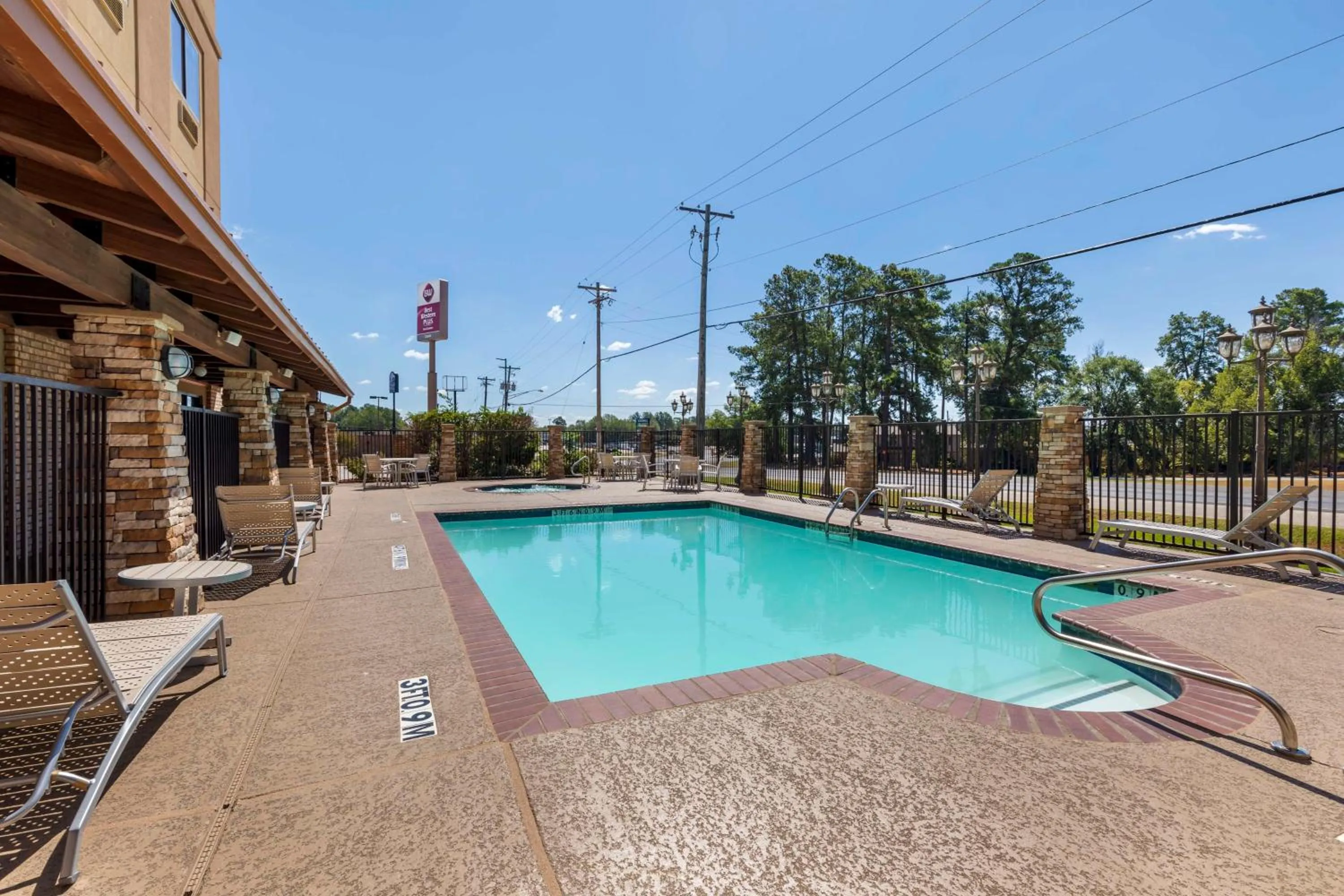 Pool view in Best Western Plus Classic Inn and Suites