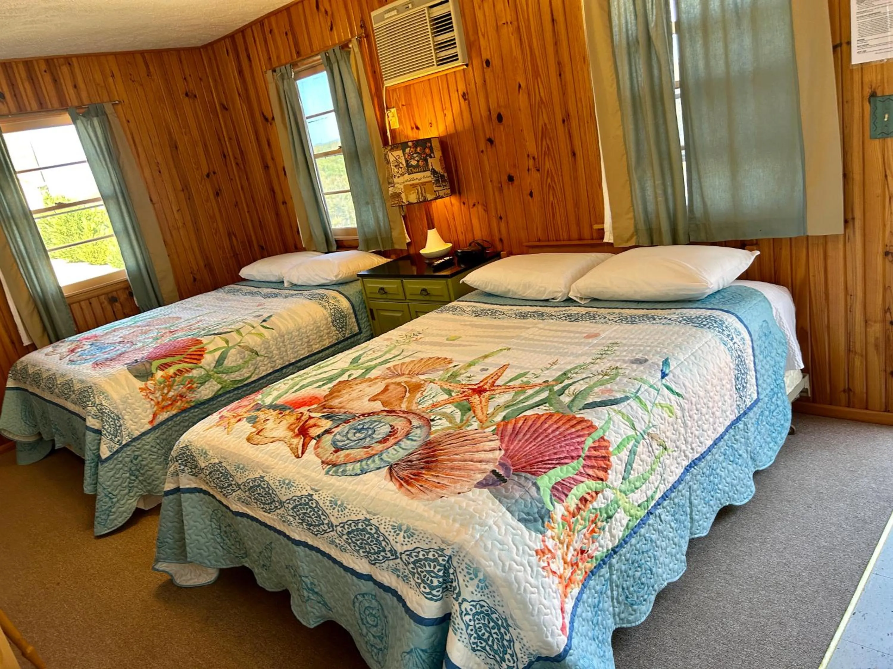 Bedroom, Bed in Driftwood Resort Bull Shoals