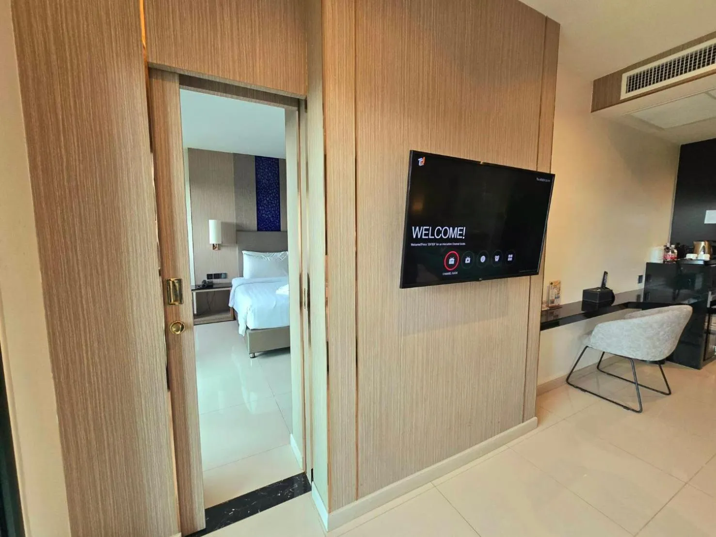 Photo of the whole room in THE TJ HOTEL Pattaya