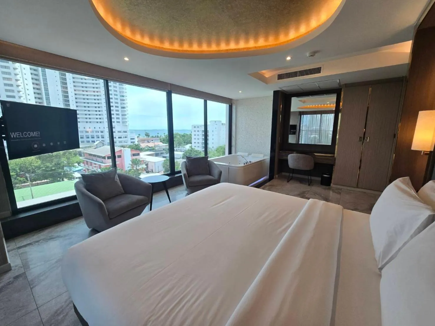 Bedroom, Bed in THE TJ HOTEL Pattaya
