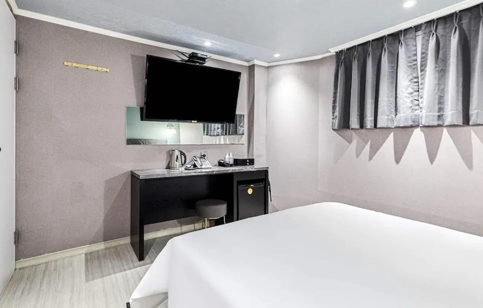 Bed in Hotel WO Yongsan Station