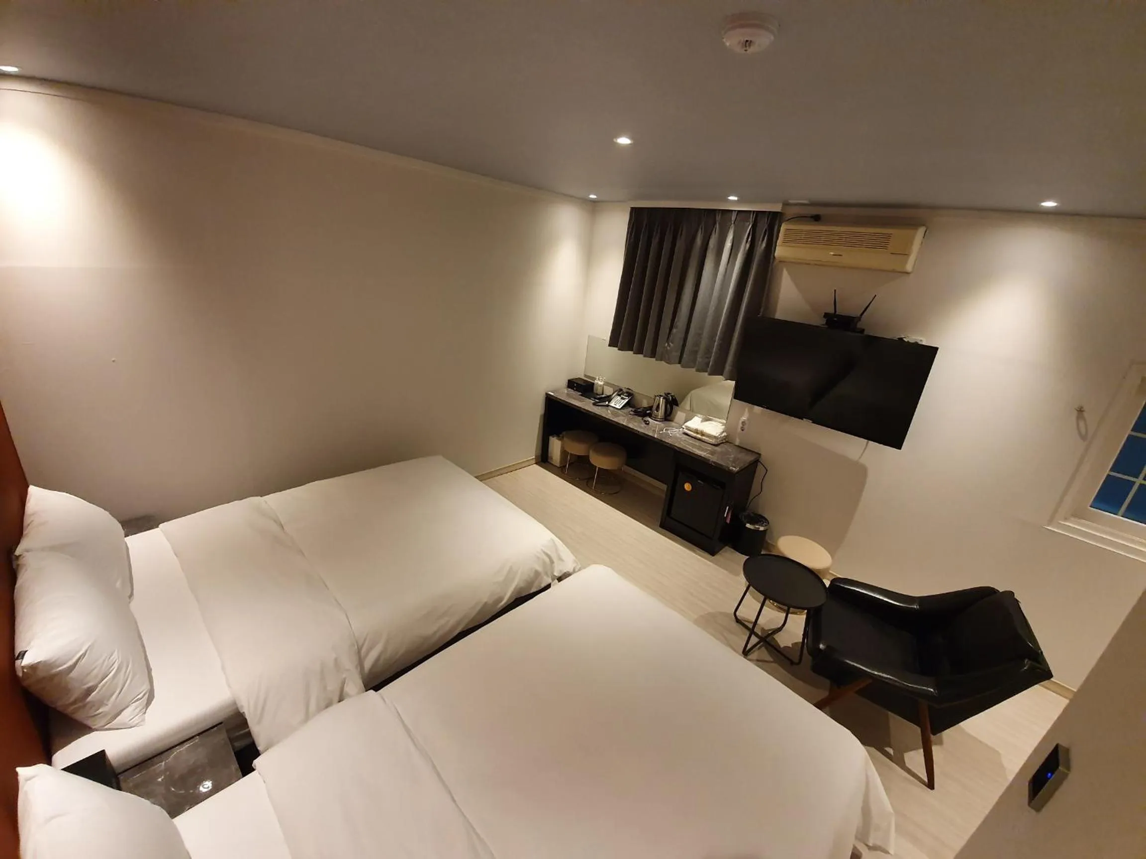 Bed in Hotel WO Yongsan Station