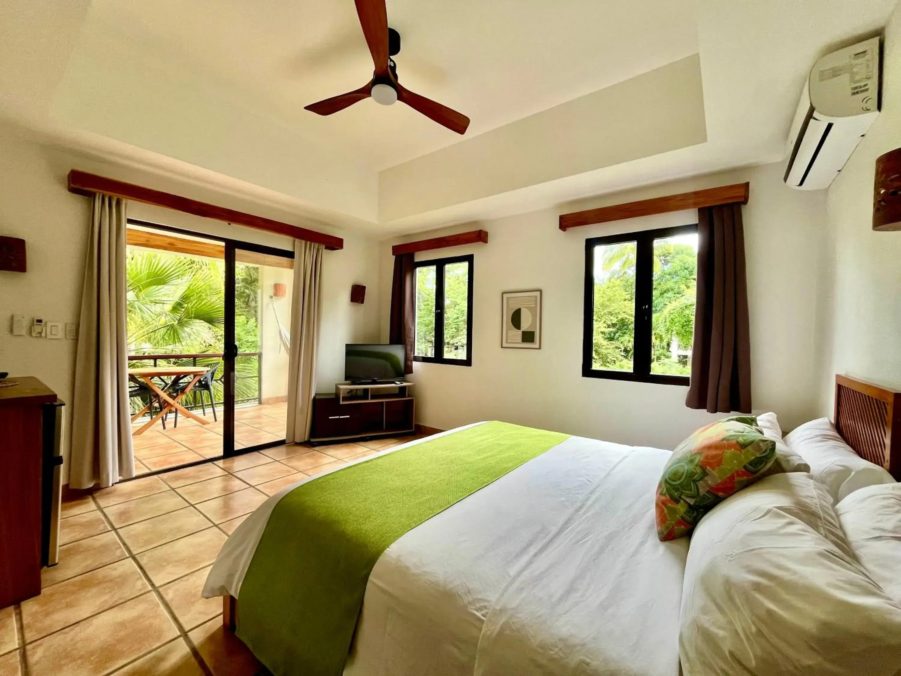 Canta Deluxe Double Room in Hotel El Manglar y Cantarana Canta Deluxe Double Room in Hotel El Manglar y Cantarana