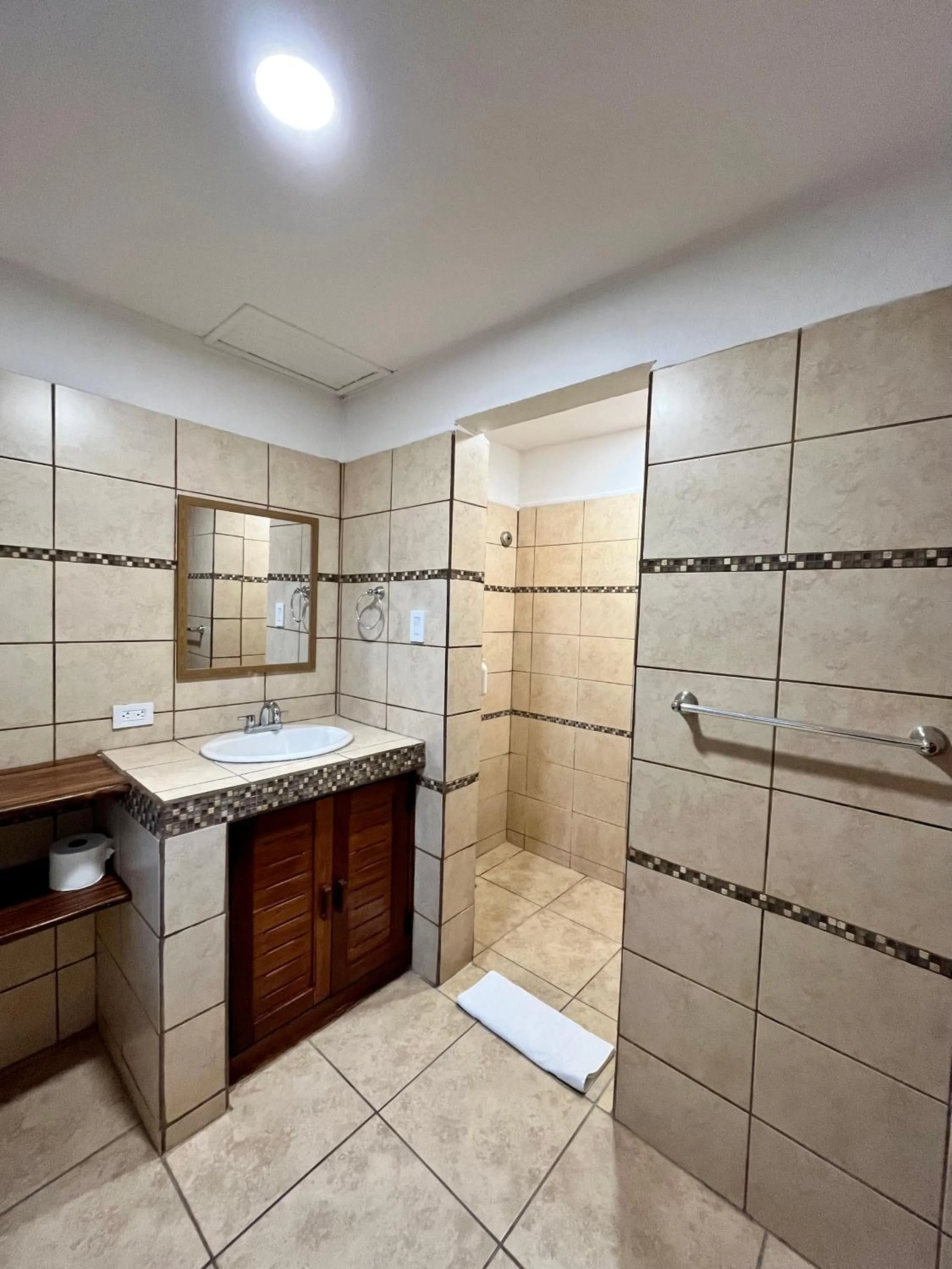 Shower in Hotel El Manglar y Cantarana