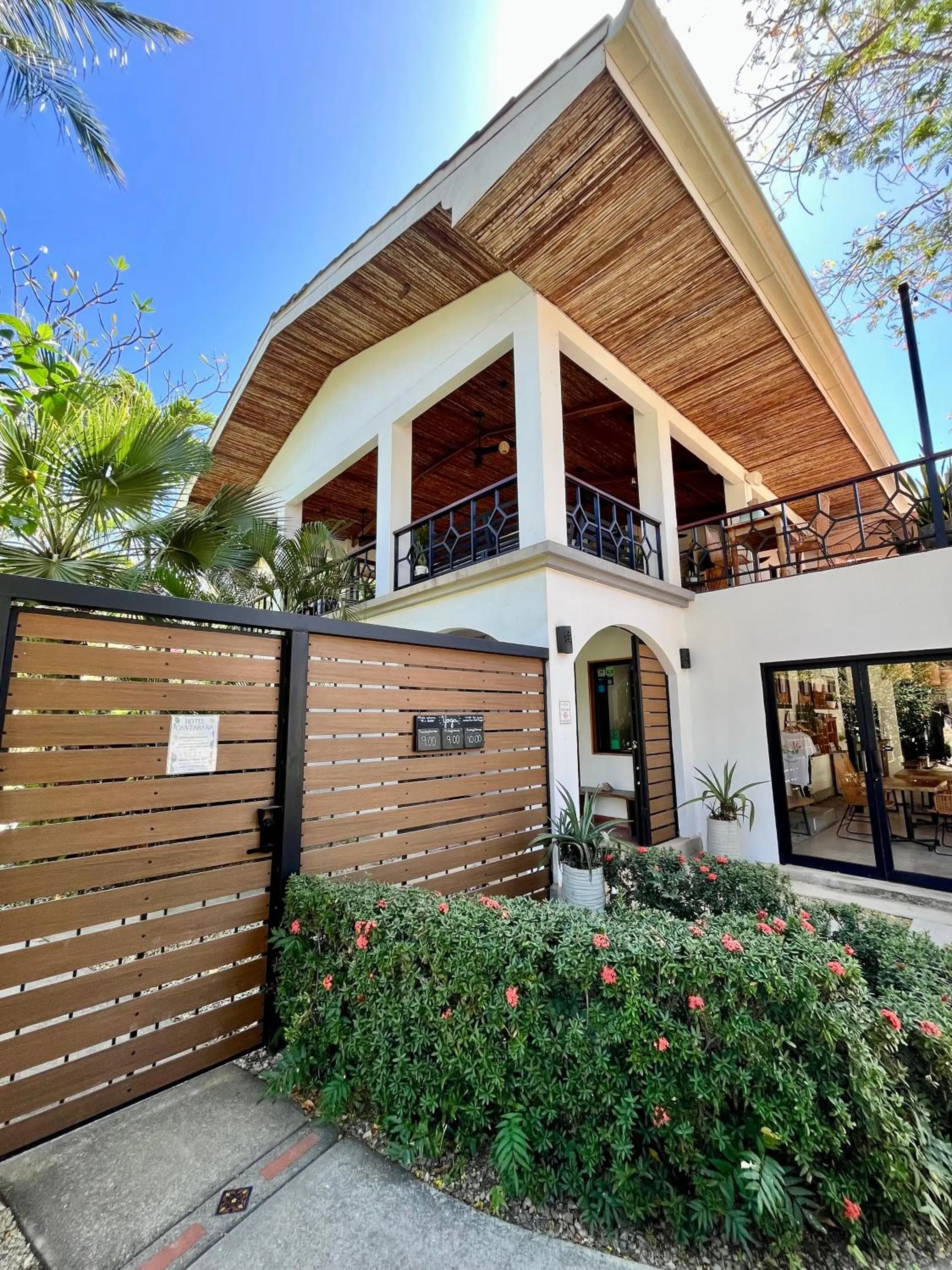 Property building in Hotel El Manglar y Cantarana