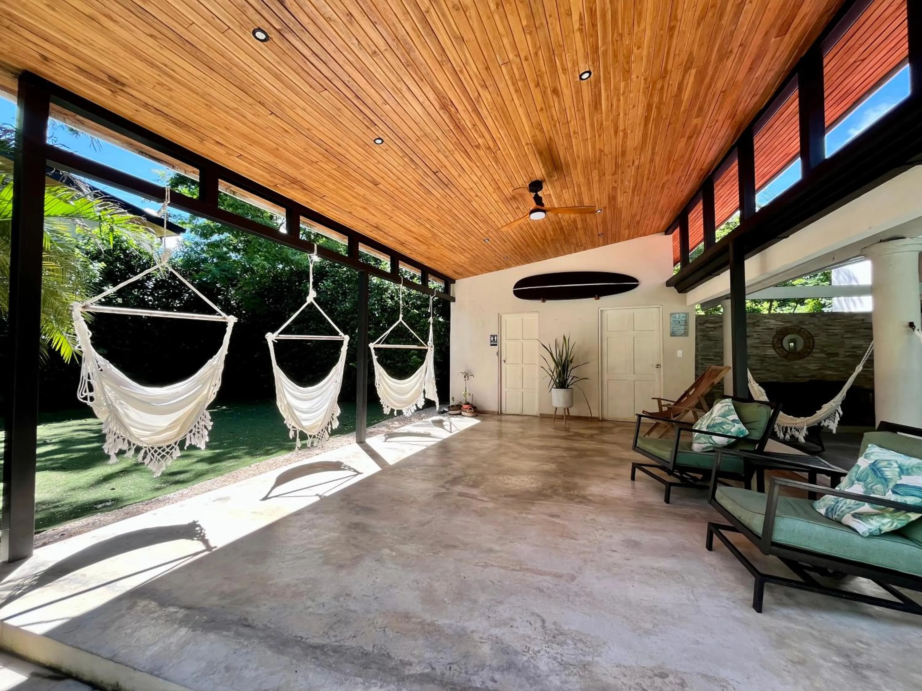 Communal lounge/ TV room in Hotel El Manglar y Cantarana