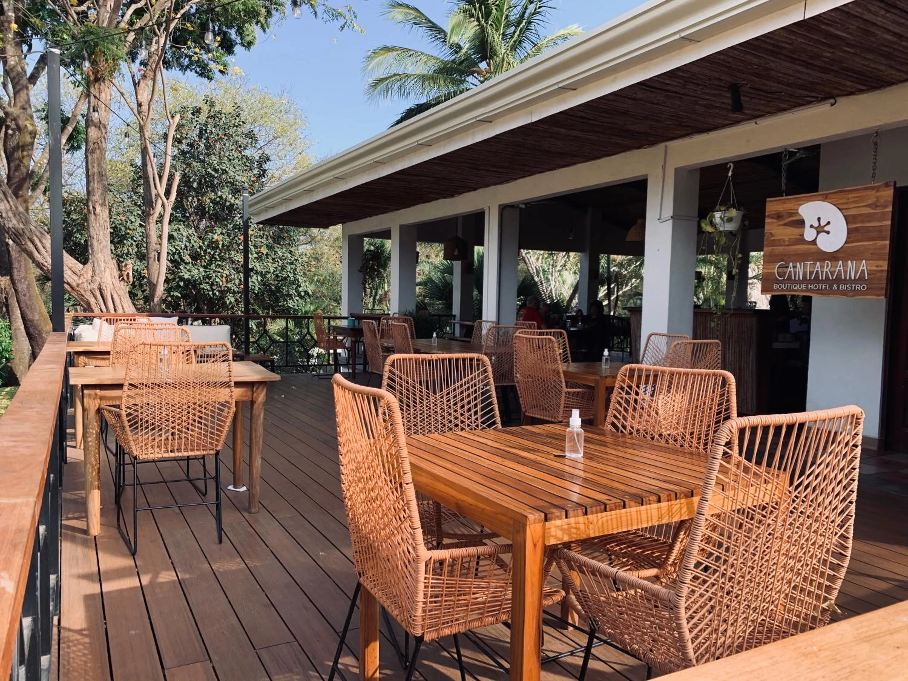 Restaurant/places to eat in Hotel El Manglar y Cantarana