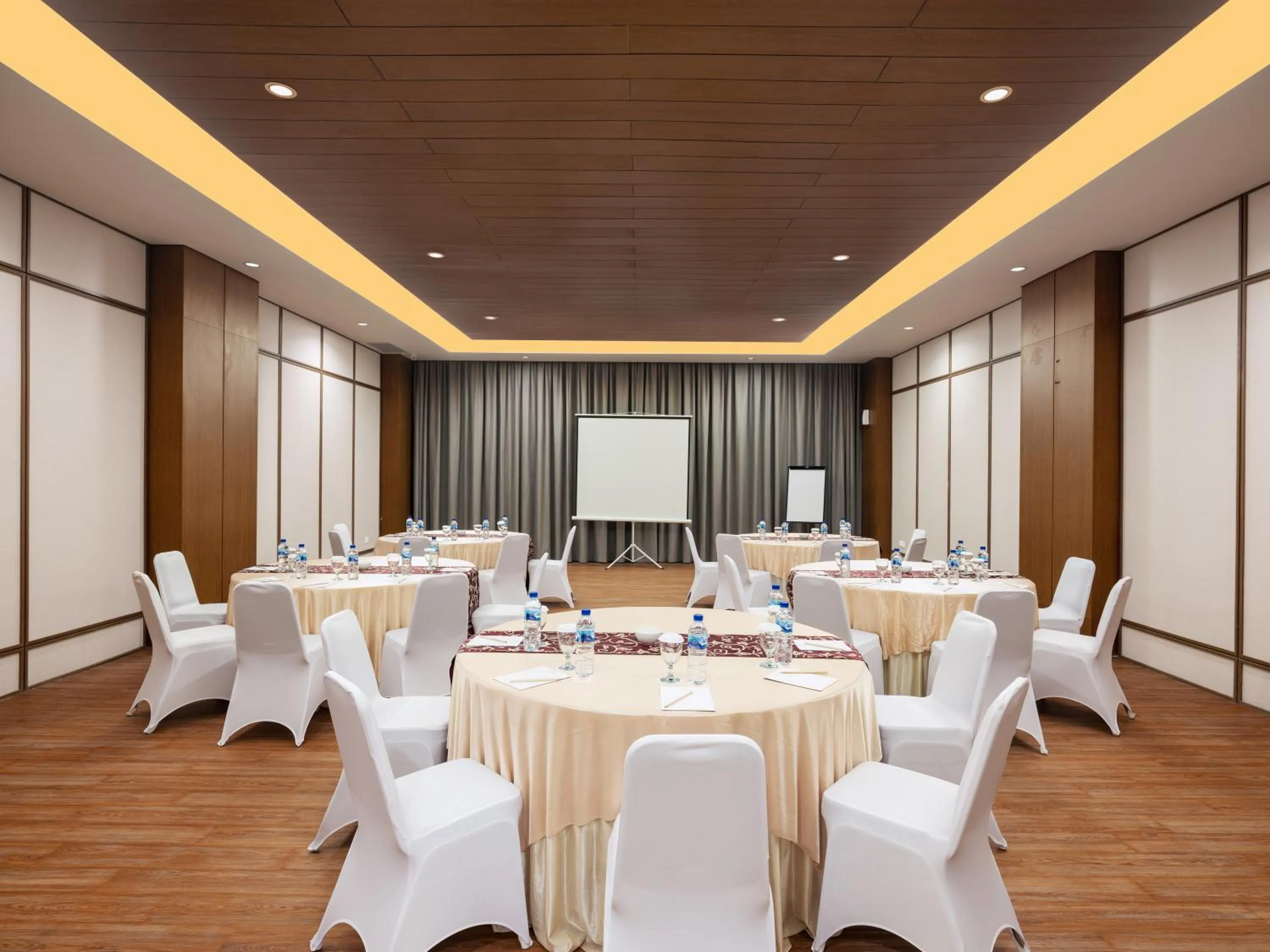 Meeting/conference room in Hotel Santika Gunungkidul