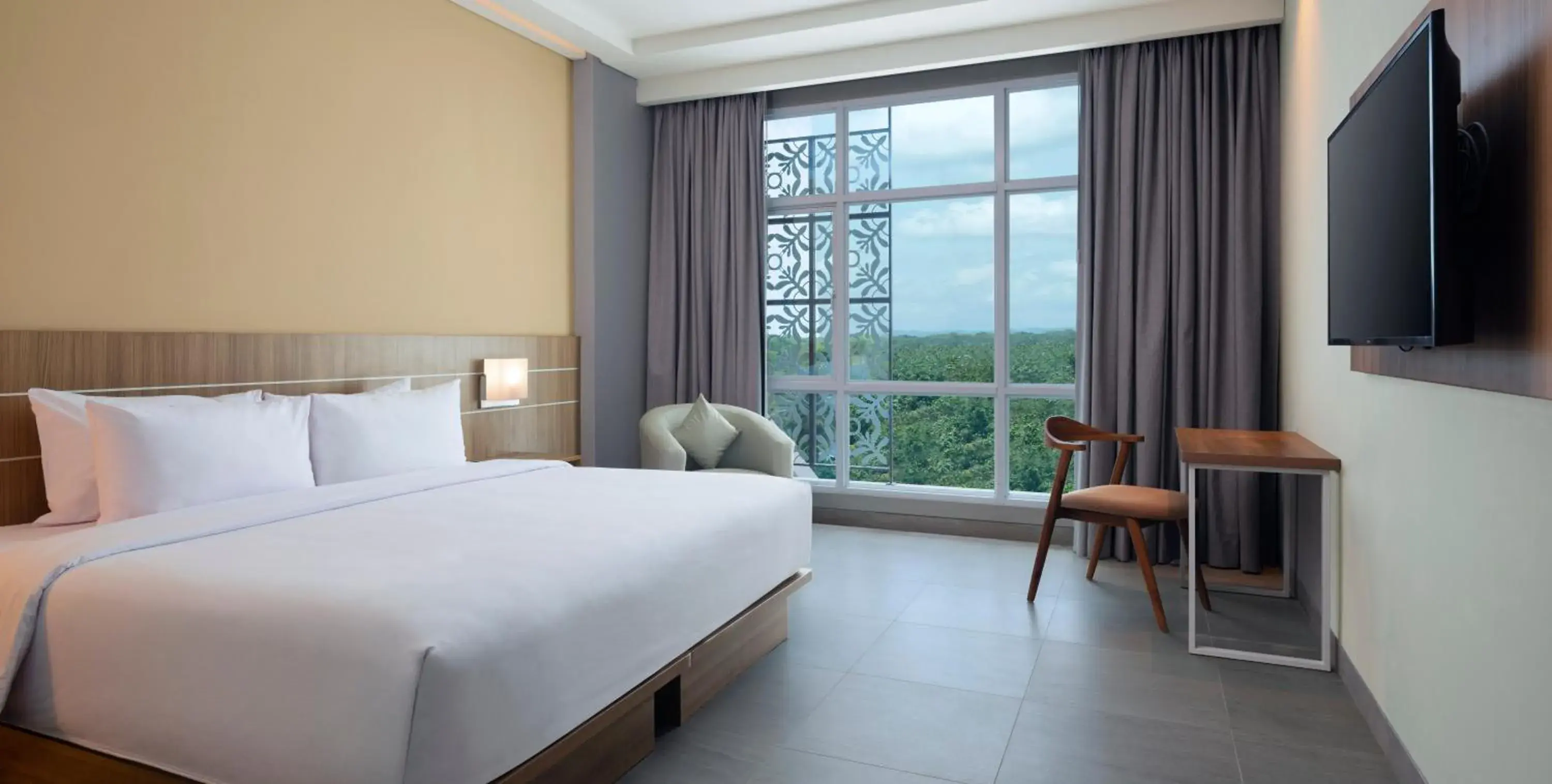 Deluxe Room Hollywood in Hotel Santika Gunungkidul Deluxe Room Hollywood in Hotel Santika Gunungkidul