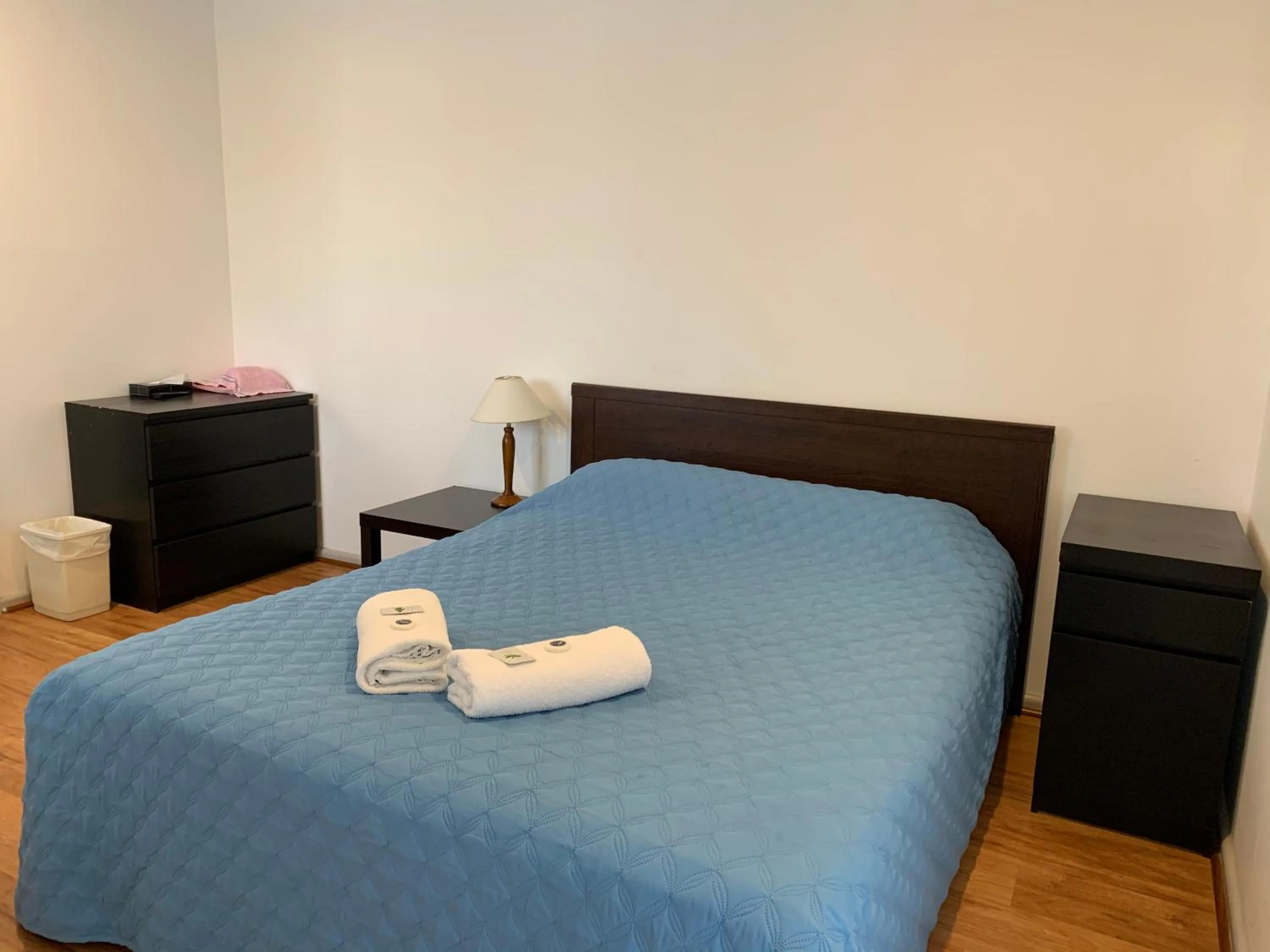 Bed in Beaconsfield Lodge Motel