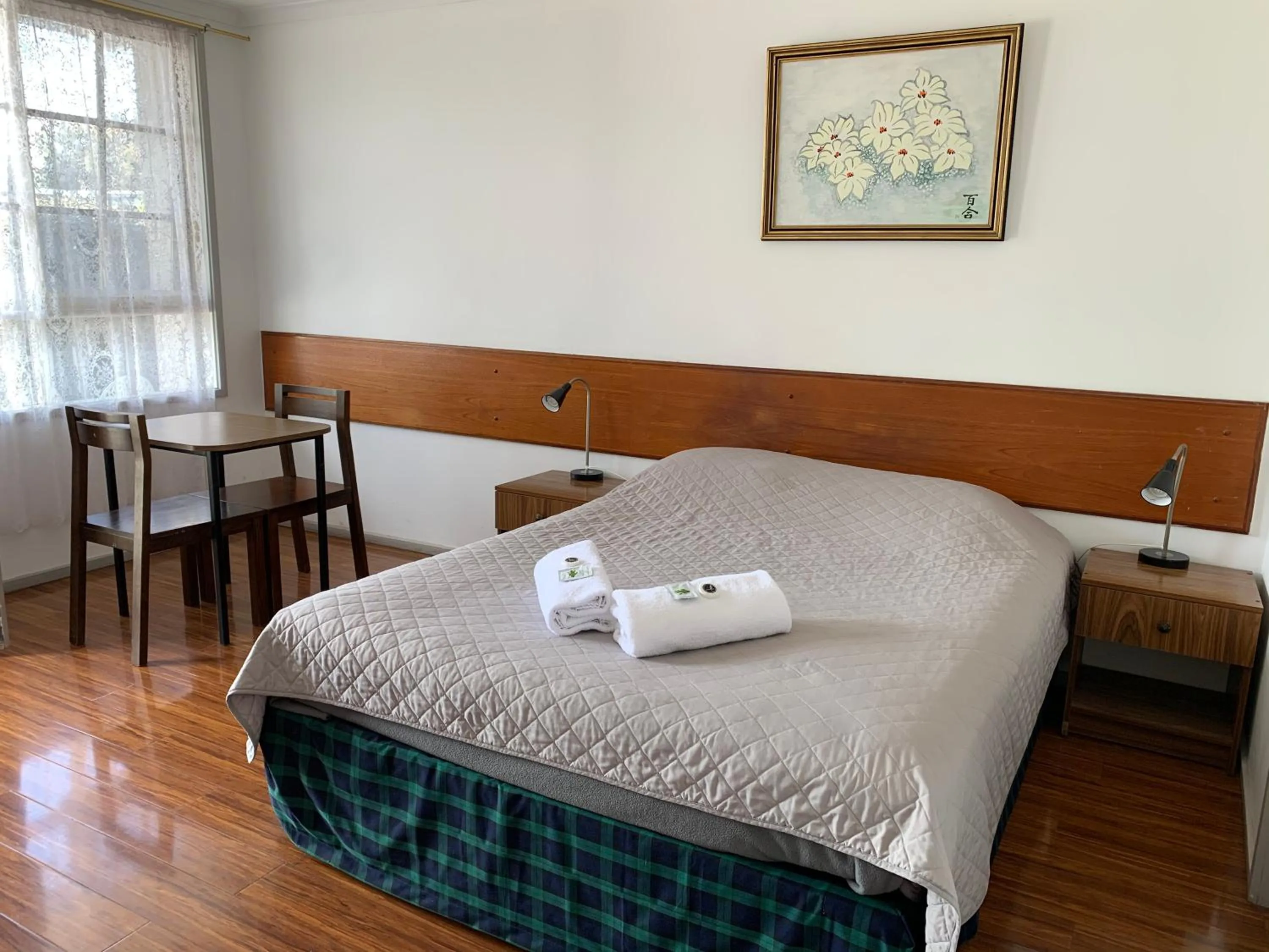 Bed in Beaconsfield Lodge Motel