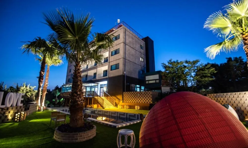 Jeju BunkerHotel&Resort