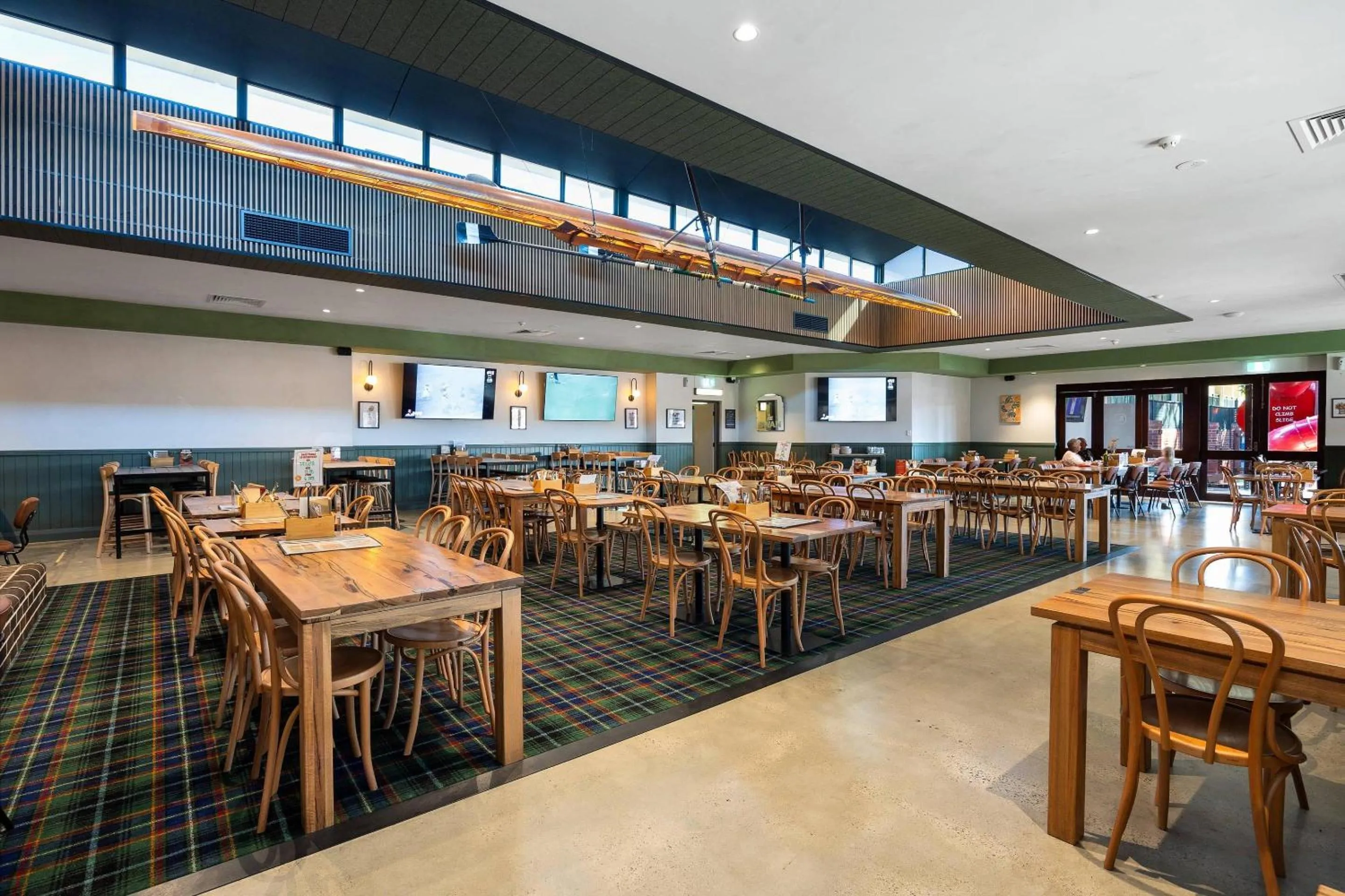 Restaurant/places to eat in Quality Hotel Bayswater