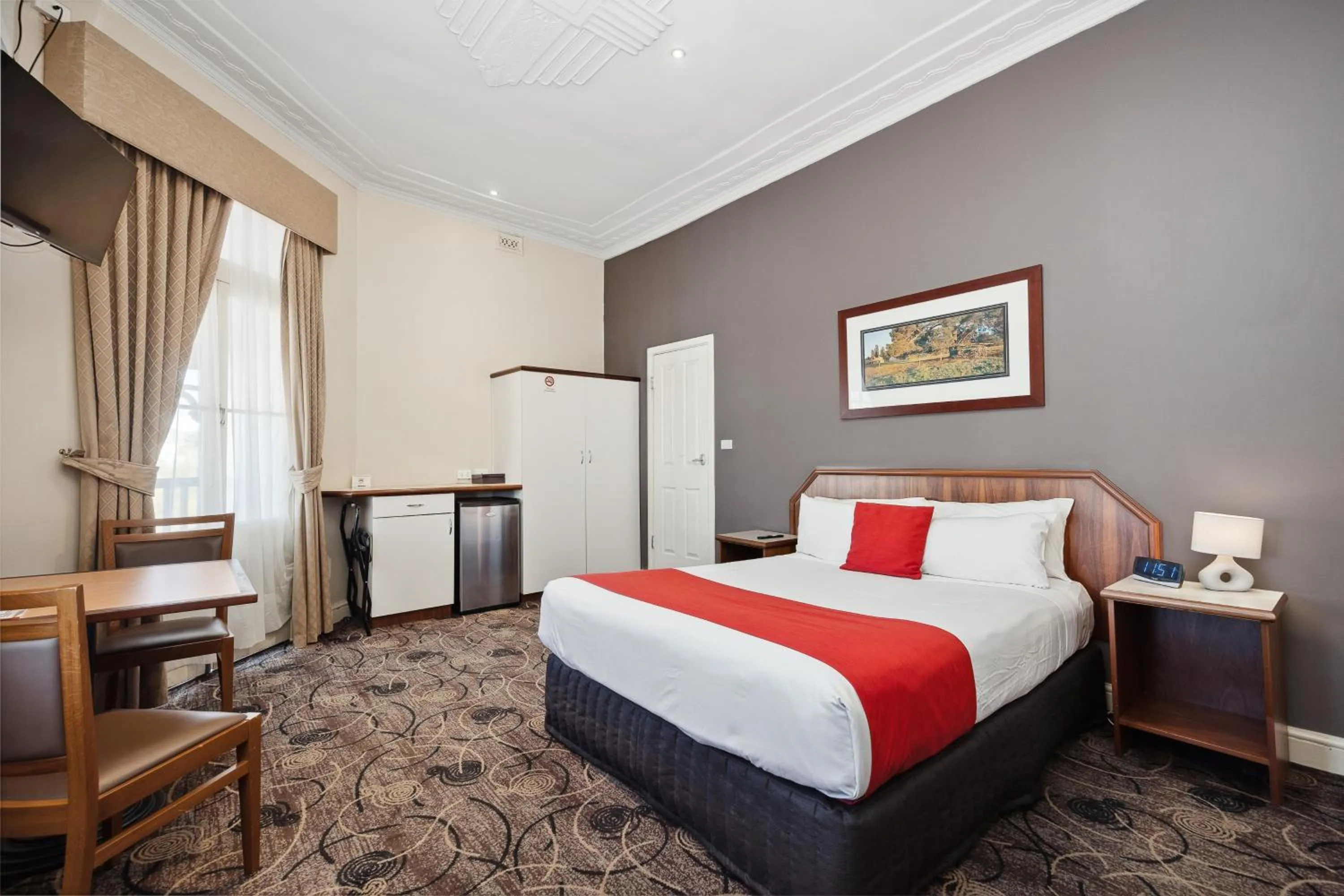 TV and multimedia, Bed in Quality Hotel Bayswater