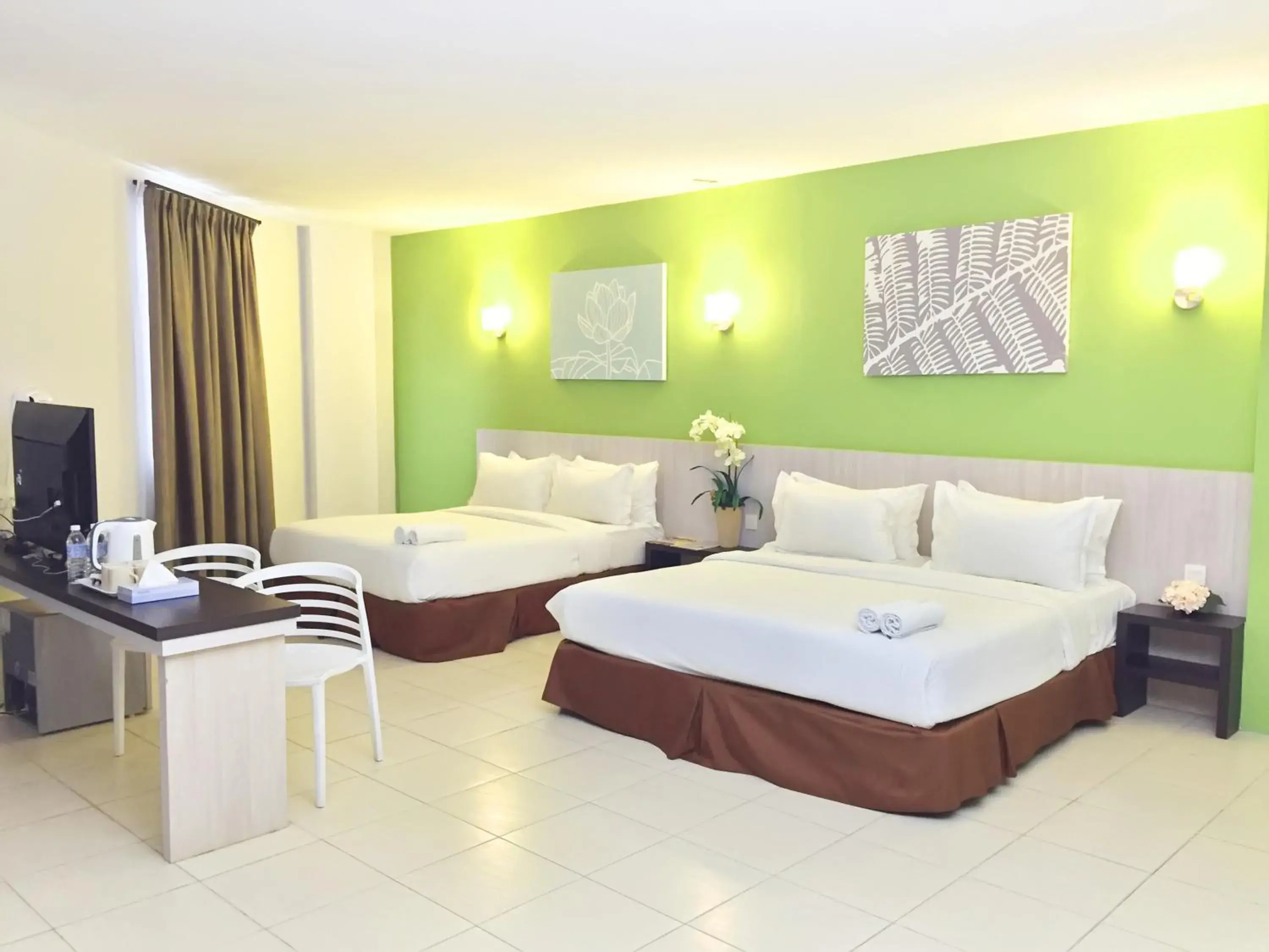 Family Deluxe Room in Temasek Hotel Family Deluxe Room in Temasek Hotel