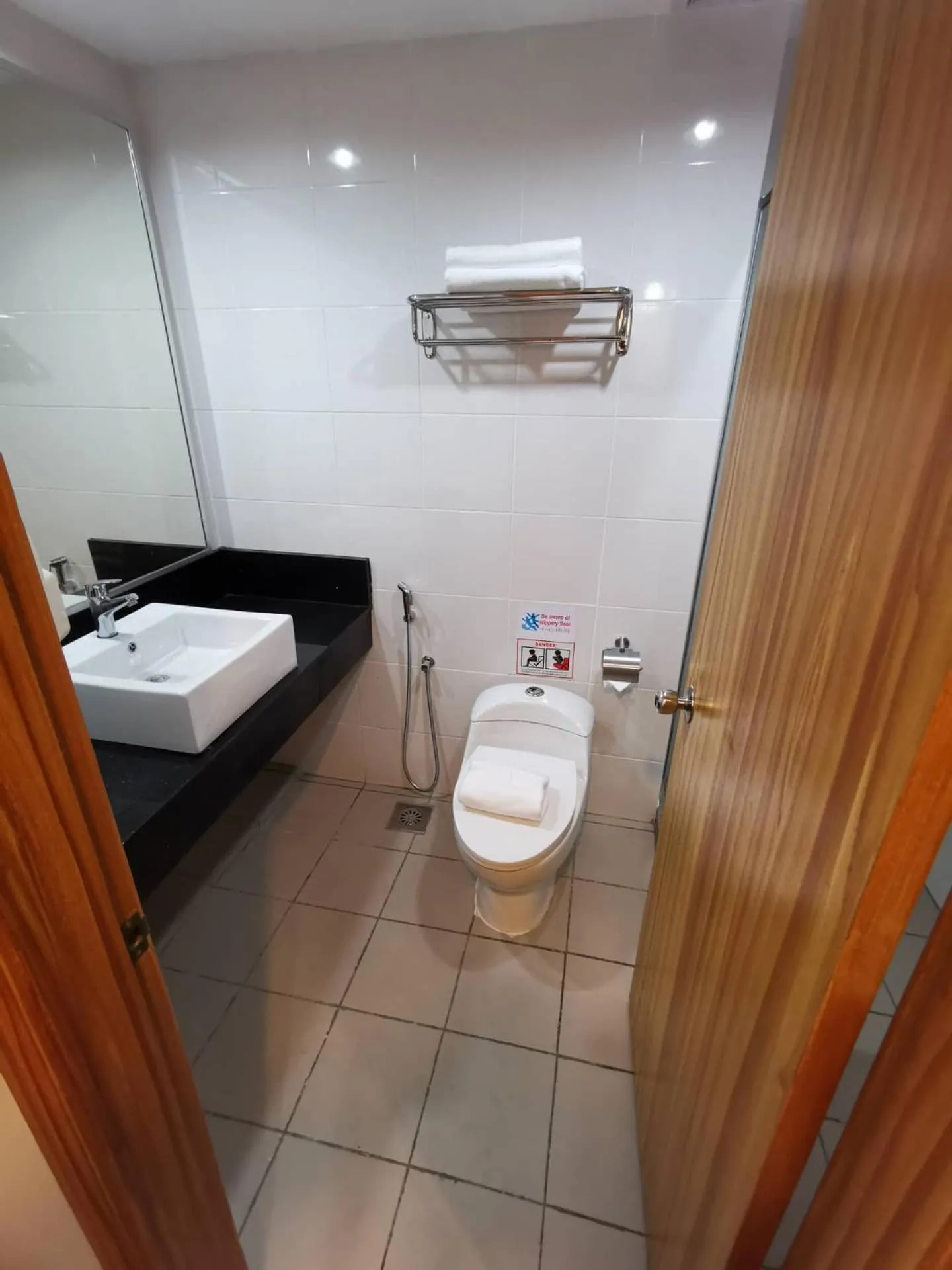 Shower in TD CAPITAL HOTEL