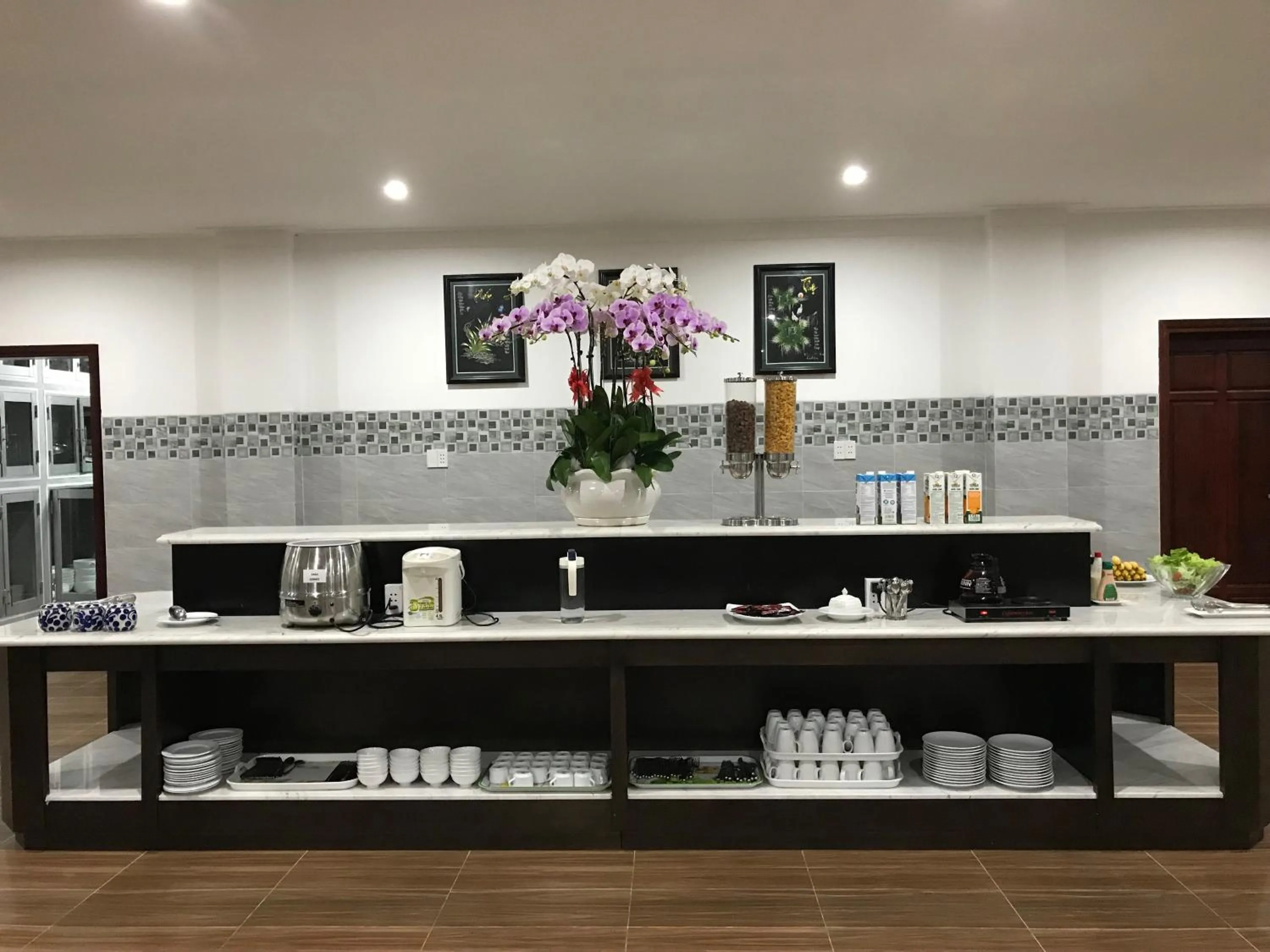 Restaurant/places to eat in Long Bao Chau Hotel