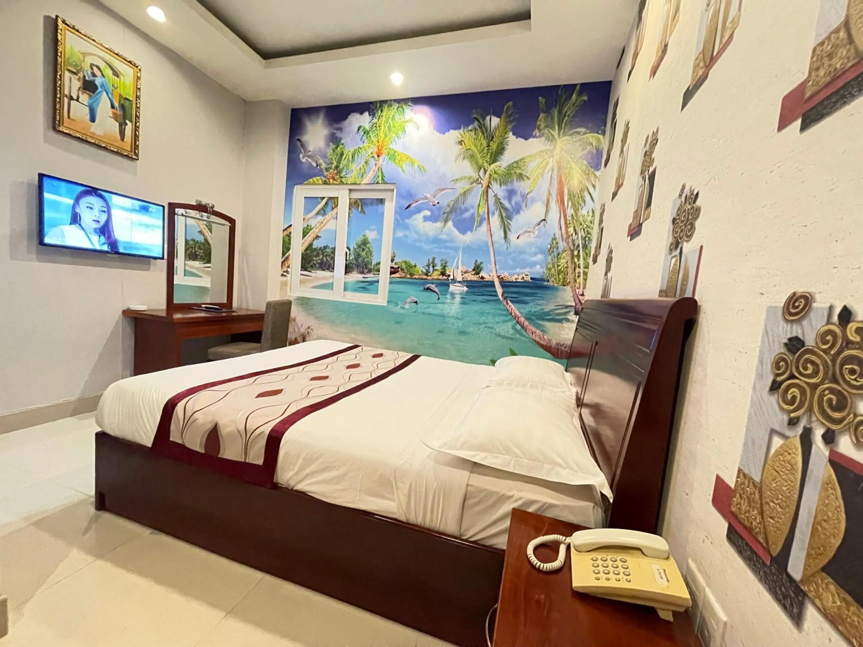 Bed in Long Bao Chau Hotel