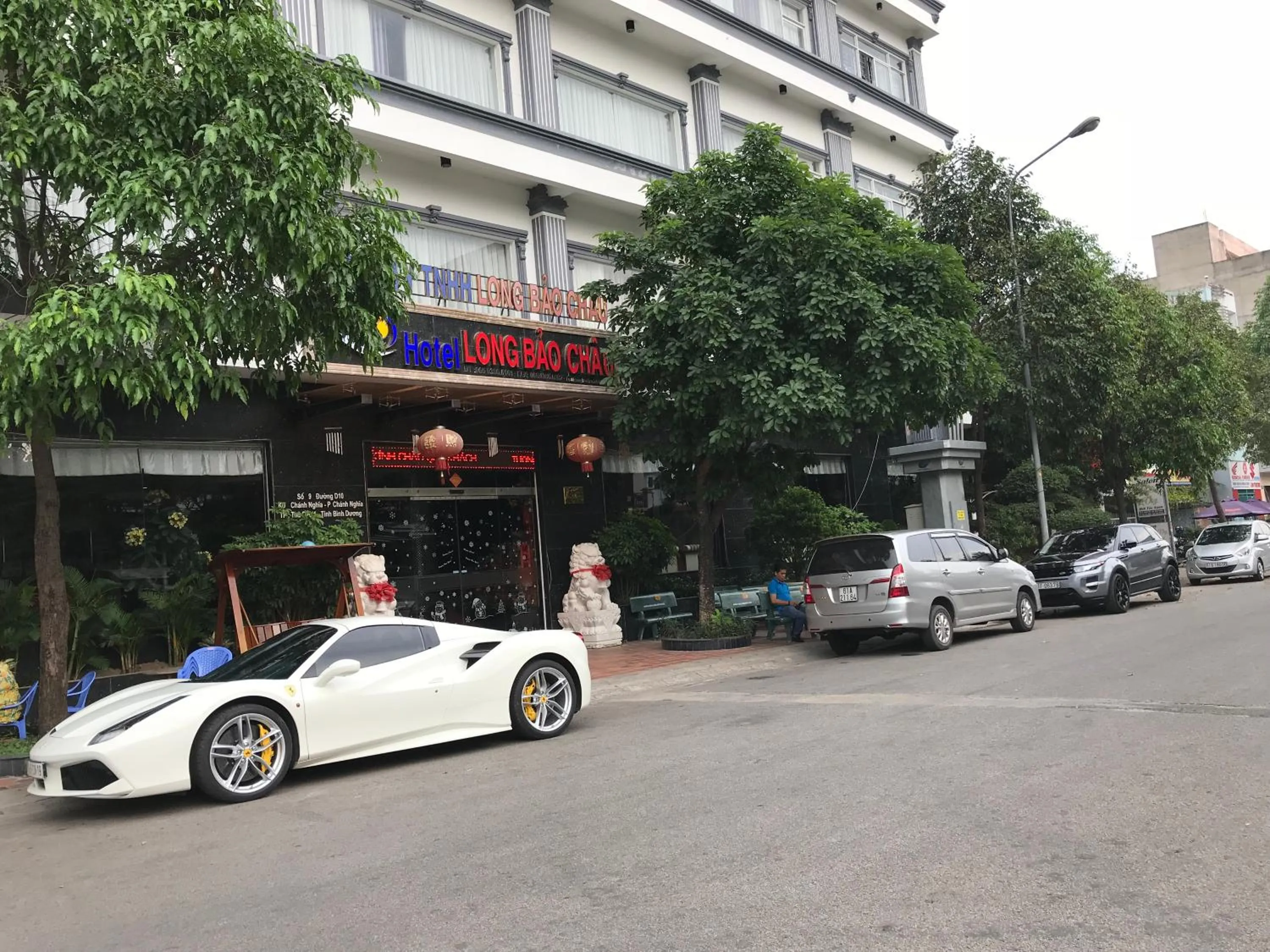 Facade/entrance in Long Bao Chau Hotel