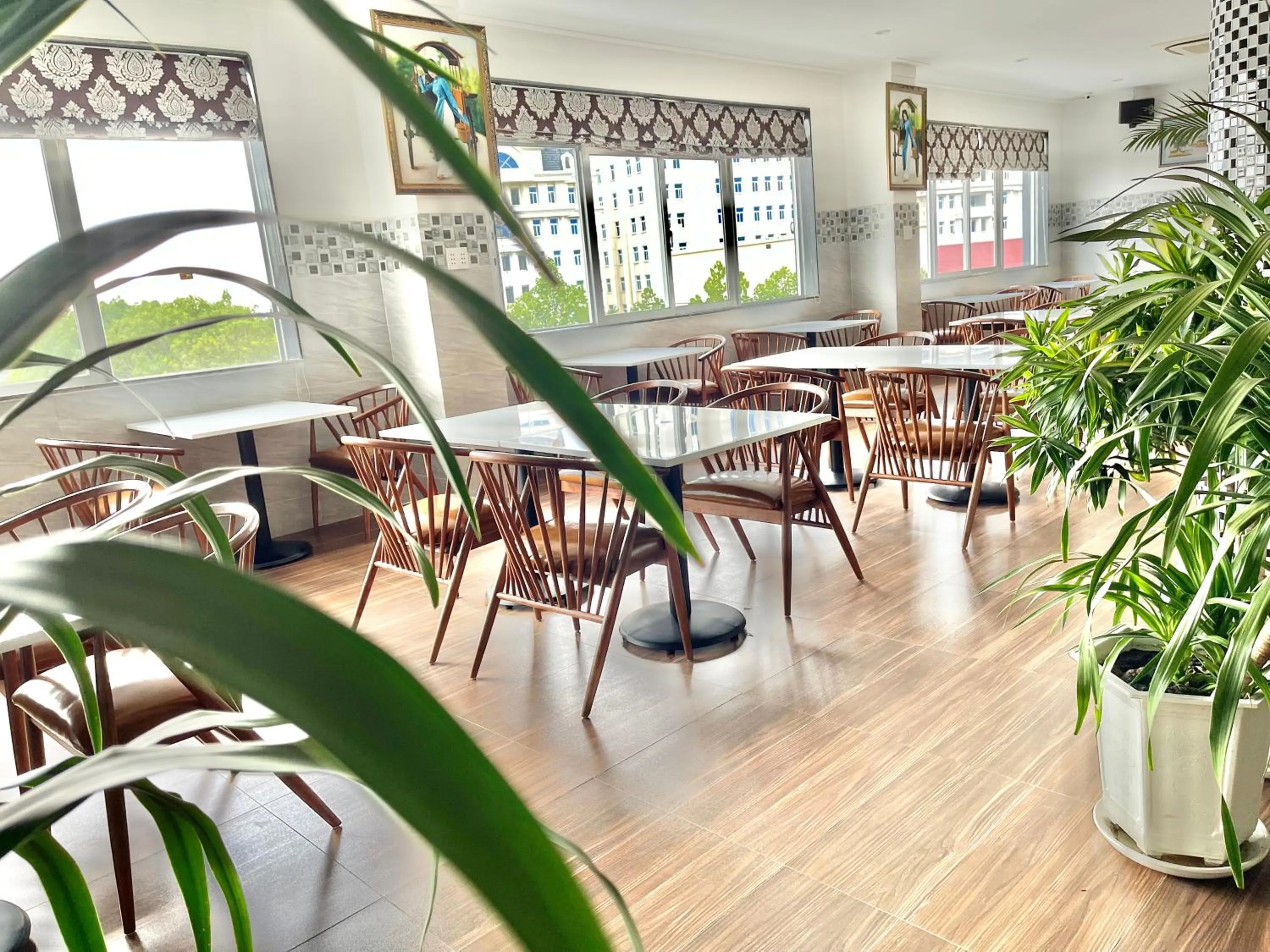 Dining area in Long Bao Chau Hotel
