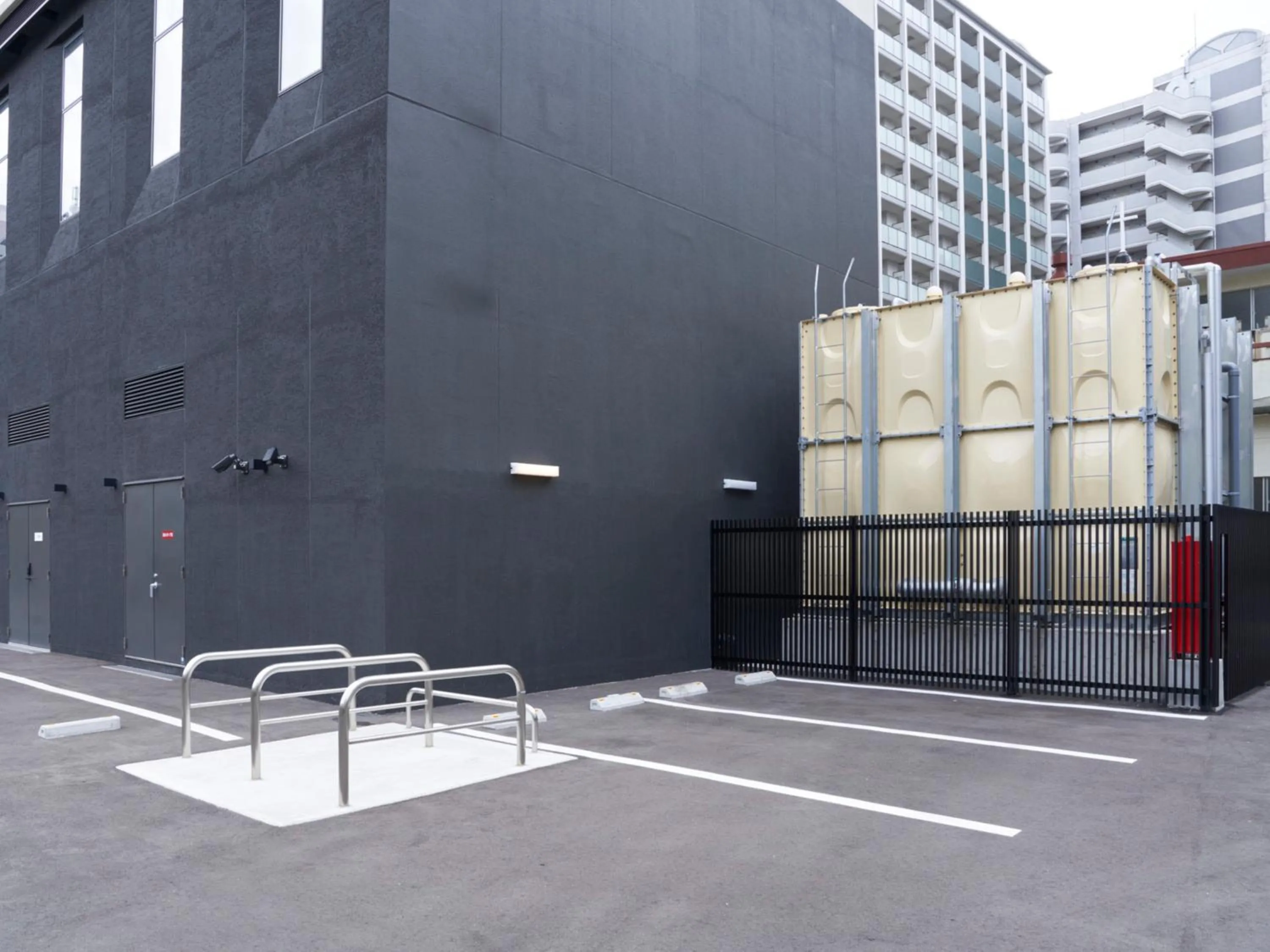 Parking in CROSS Life Hakata Tenjin