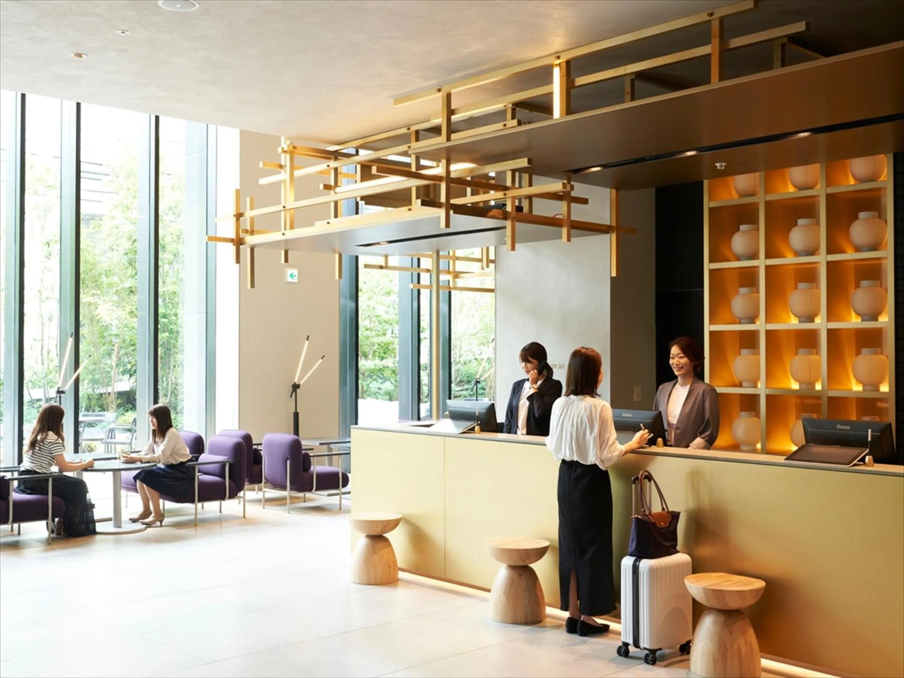 Staff in CROSS Life Hakata Tenjin