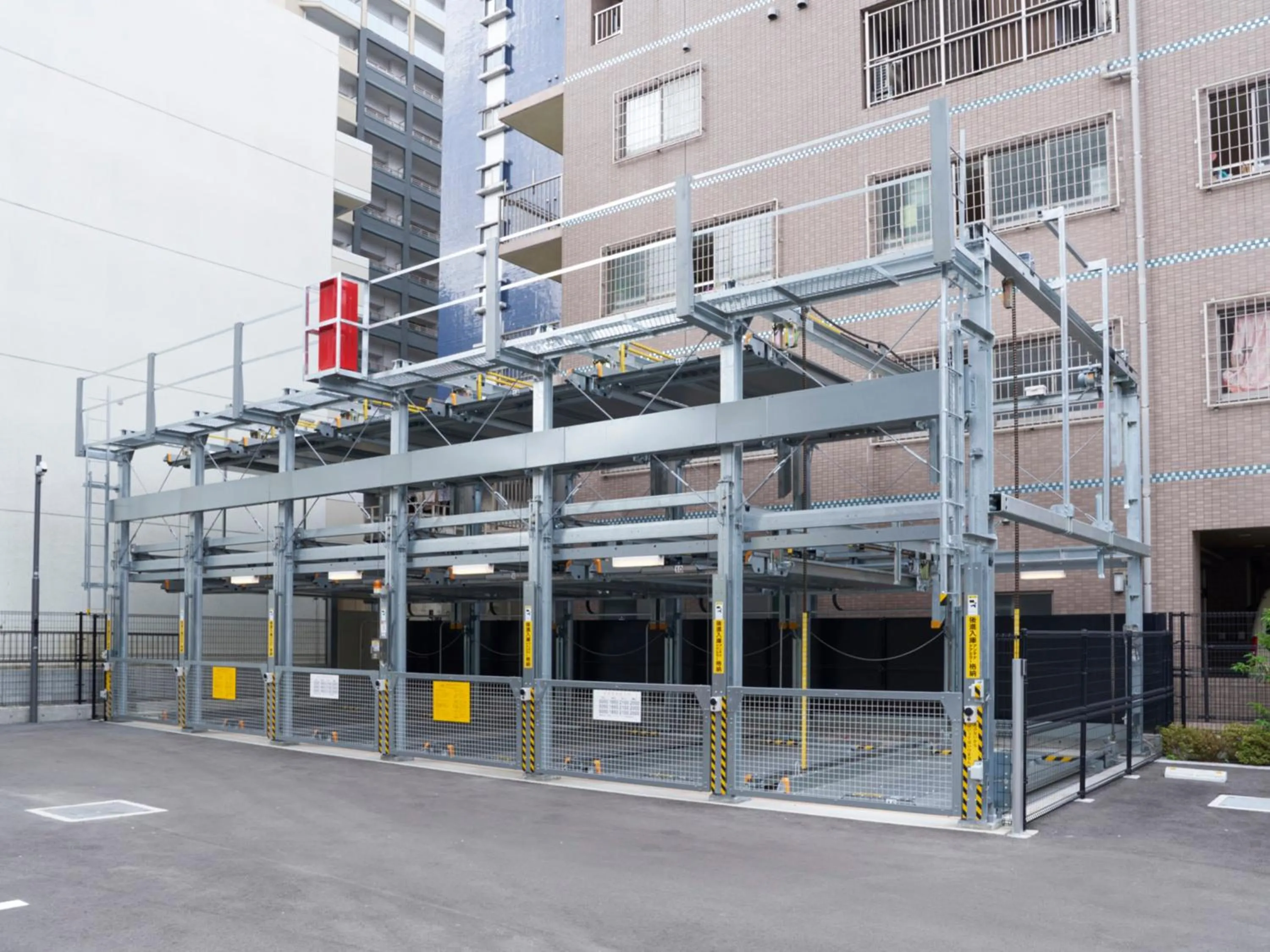 Parking in CROSS Life Hakata Tenjin