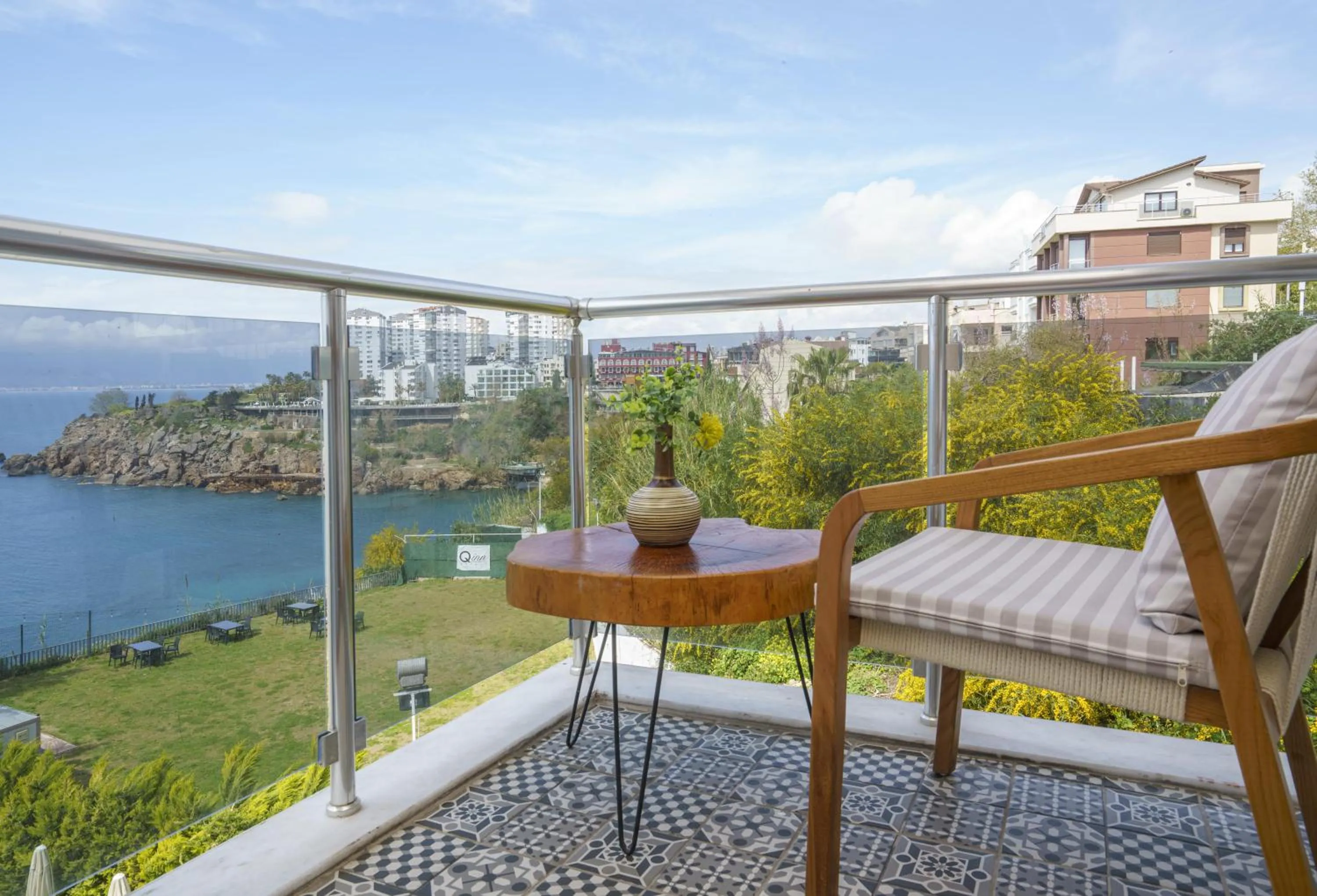 Balcony/Terrace in Qinn Hotel
