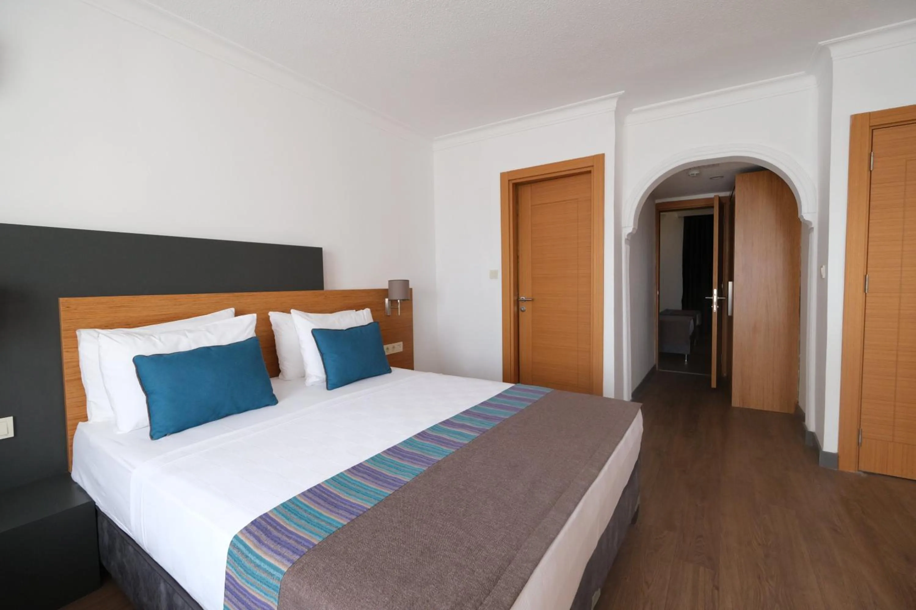 Photo of the whole room, Bed in Qinn Hotel