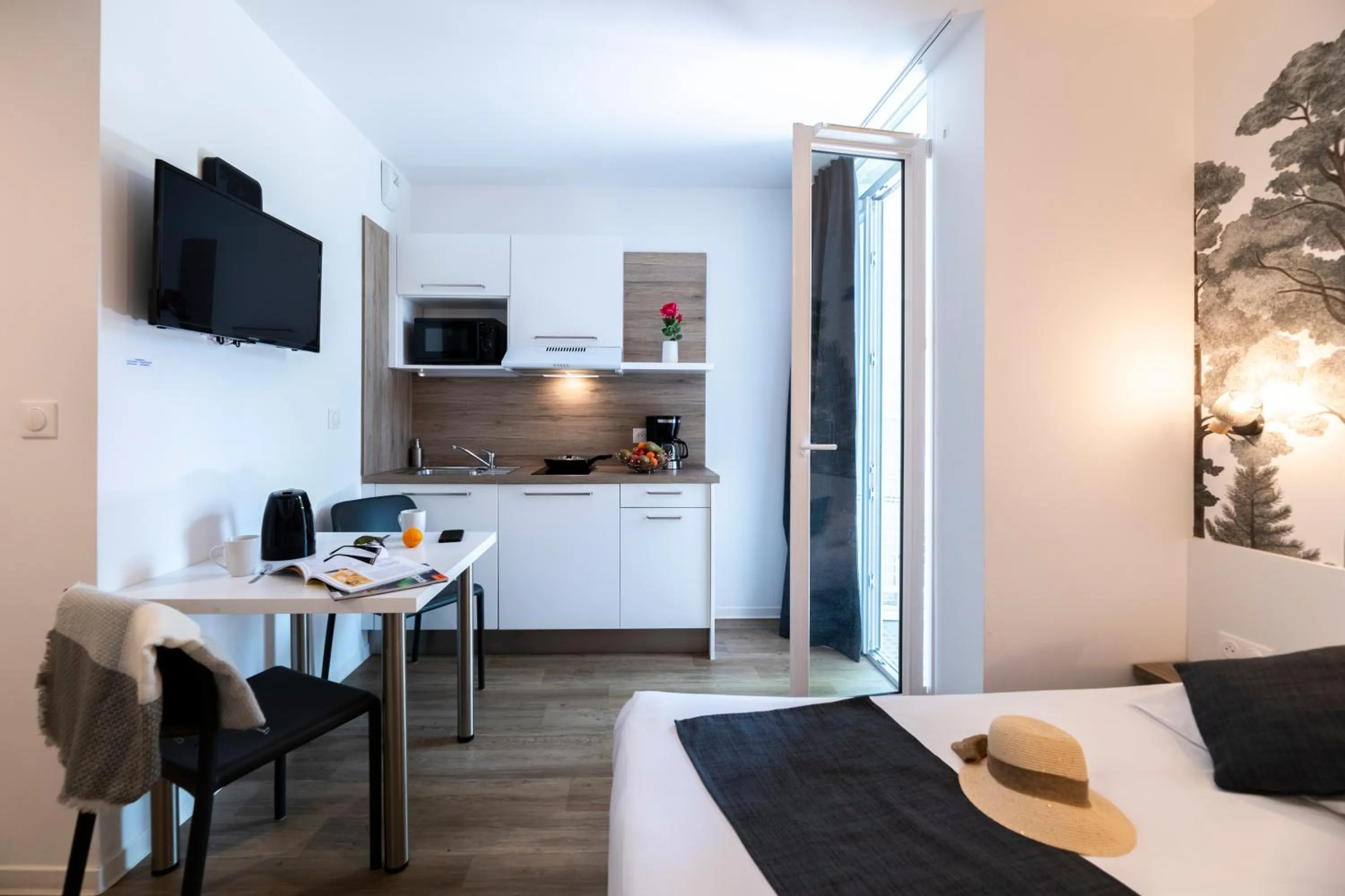 Photo of the whole room, Bed in Lagrange Apart Hôtel Mulhouse Saint Sauveur