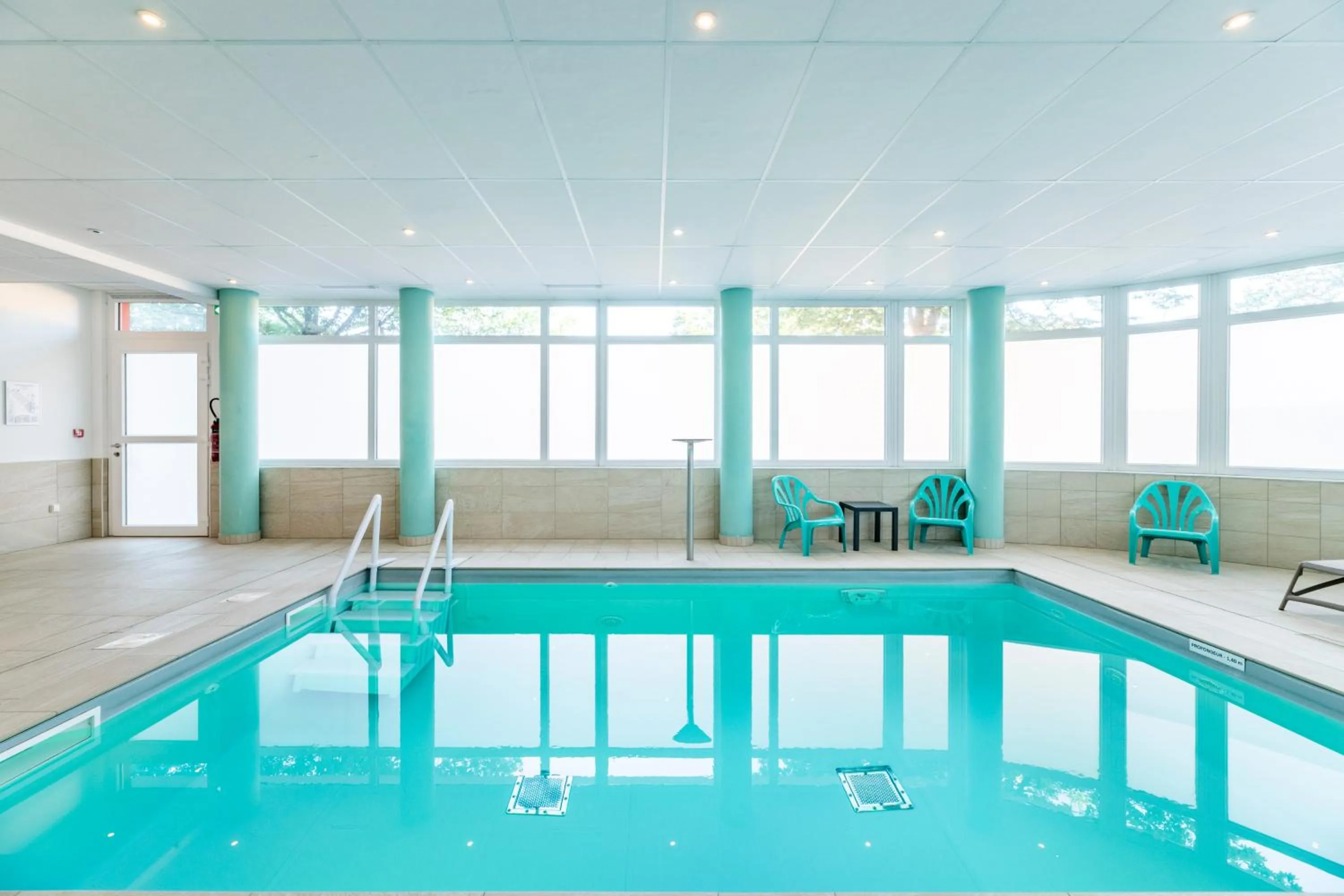 Swimming pool in Lagrange Apart Hôtel Mulhouse Saint Sauveur