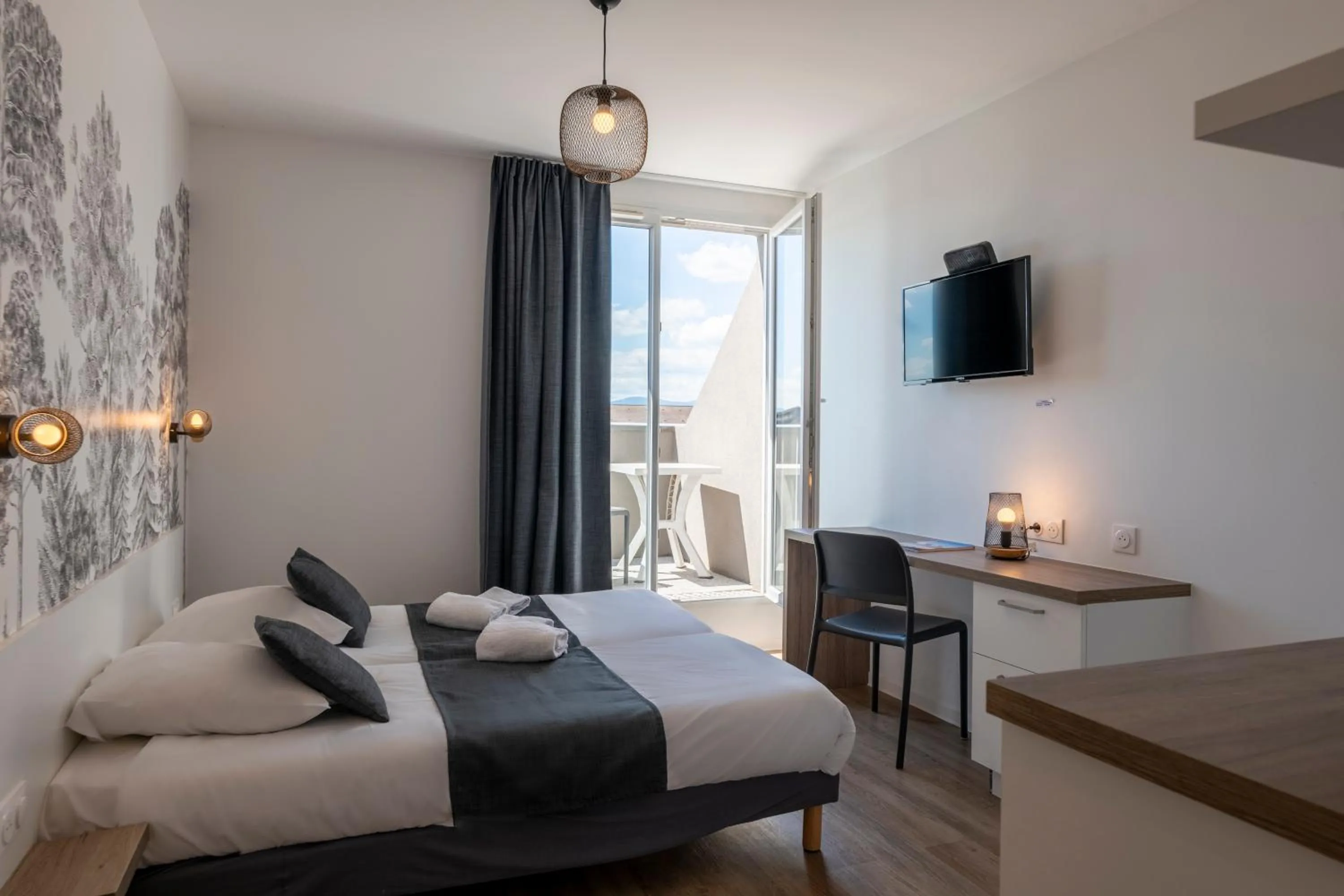 Photo of the whole room, Bed in Lagrange Apart Hôtel Mulhouse Saint Sauveur