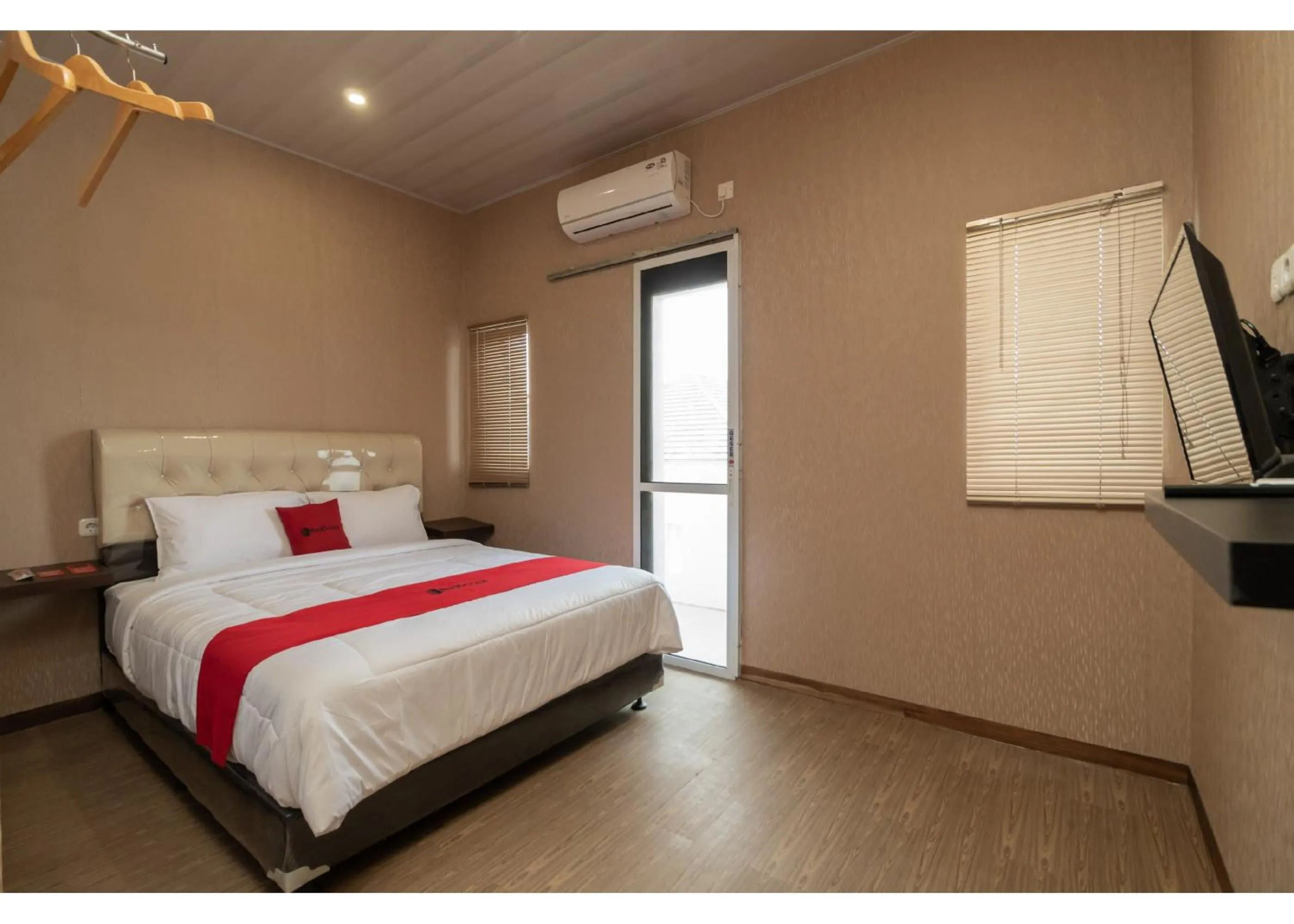 Bed in RedDoorz @ Jalan Srikandi Pekanbaru